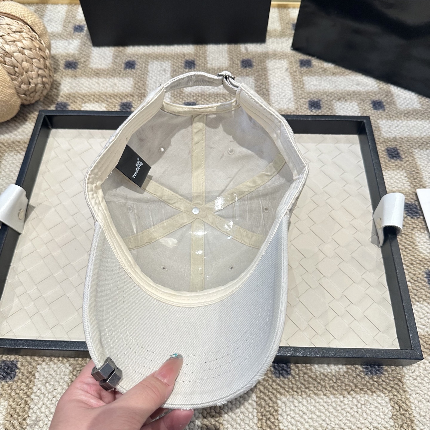 潮牌棒球帽 简单休闲风的棒球帽 减龄百搭 适配度很高！简单随性~出街拍照拗造型非常加分~男女同款 随意搭