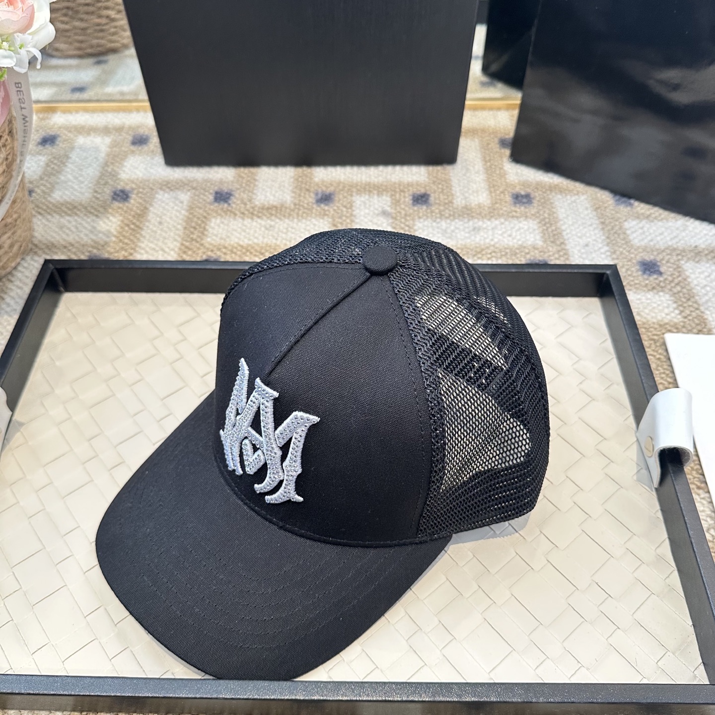 潮牌棒球帽 简单休闲风的棒球帽 减龄百搭 适配度很高！简单随性~出街拍照拗造型非常加分~男女同款 随意搭