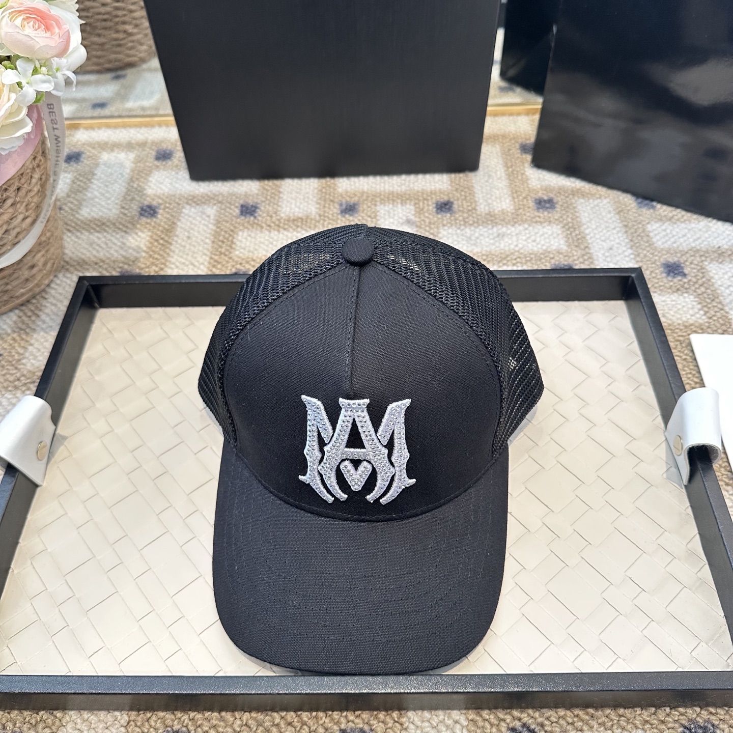 潮牌棒球帽 简单休闲风的棒球帽 减龄百搭 适配度很高！简单随性~出街拍照拗造型非常加分~男女同款 随意搭