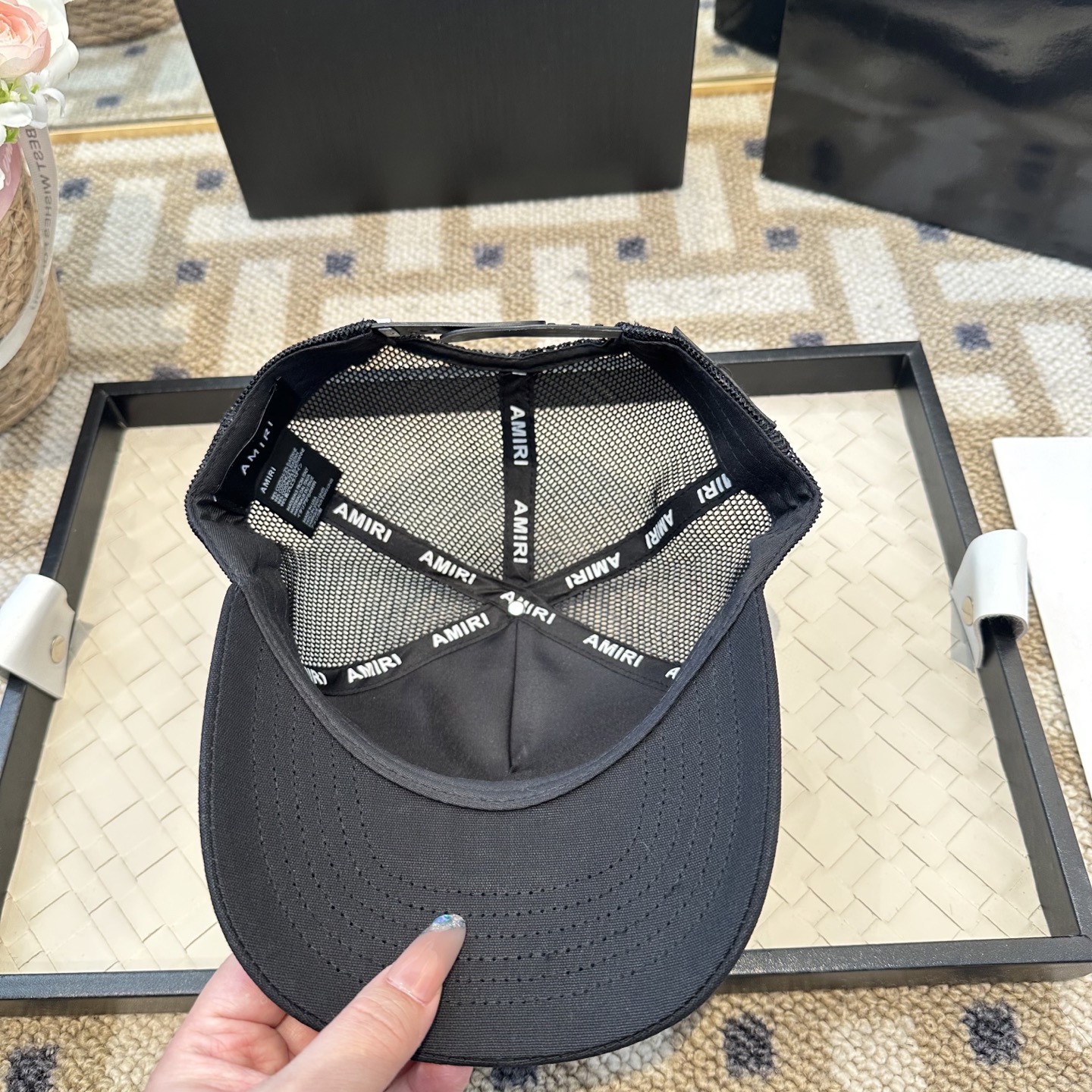 潮牌棒球帽 简单休闲风的棒球帽 减龄百搭 适配度很高！简单随性~出街拍照拗造型非常加分~男女同款 随意搭