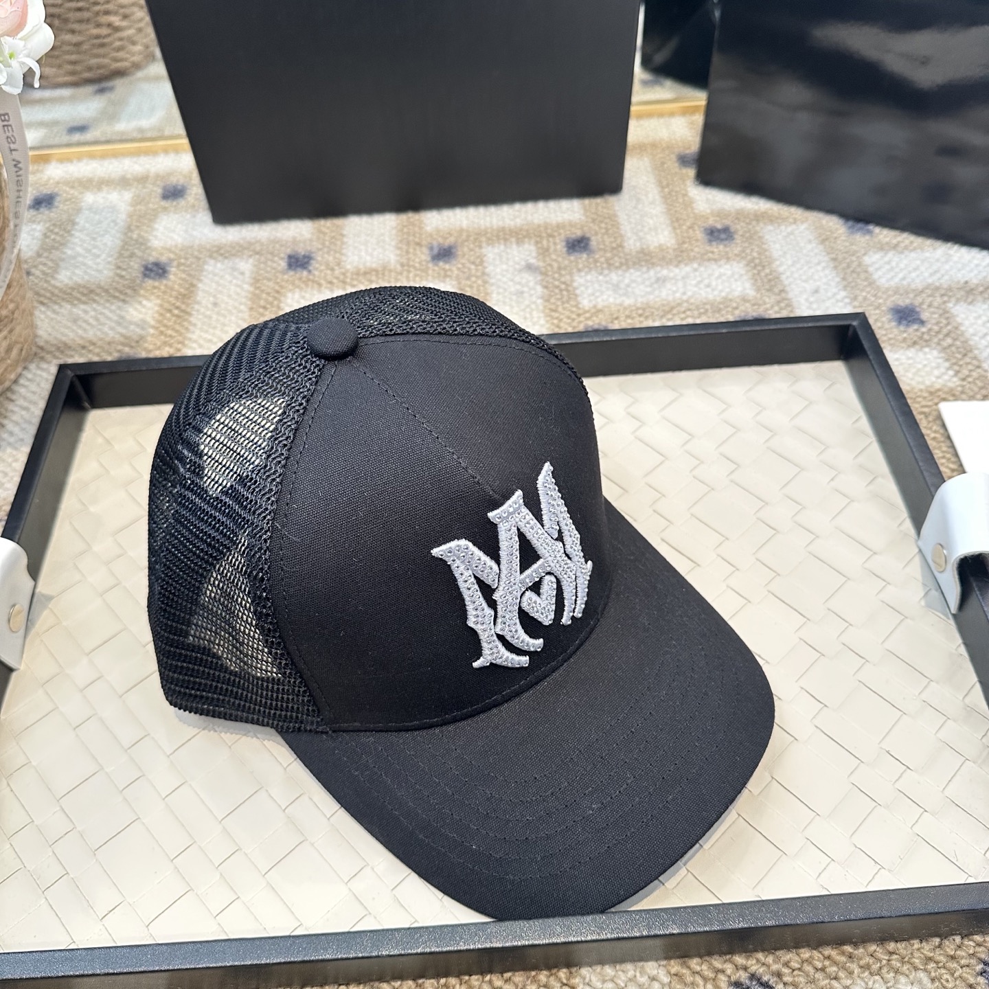 潮牌棒球帽 简单休闲风的棒球帽 减龄百搭 适配度很高！简单随性~出街拍照拗造型非常加分~男女同款 随意搭