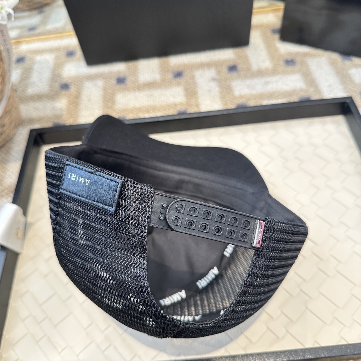 潮牌棒球帽 简单休闲风的棒球帽 减龄百搭 适配度很高！简单随性~出街拍照拗造型非常加分~男女同款 随意搭