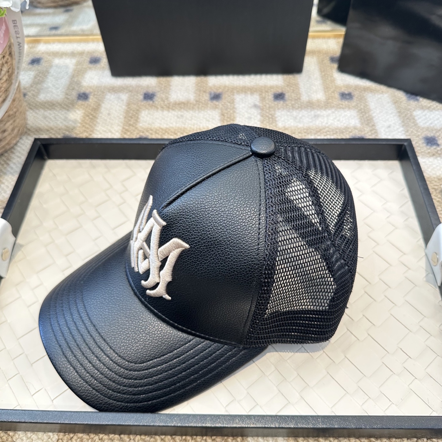 潮牌棒球帽 简单休闲风的棒球帽 减龄百搭 适配度很高！简单随性~出街拍照拗造型非常加分~男女同款 随意搭