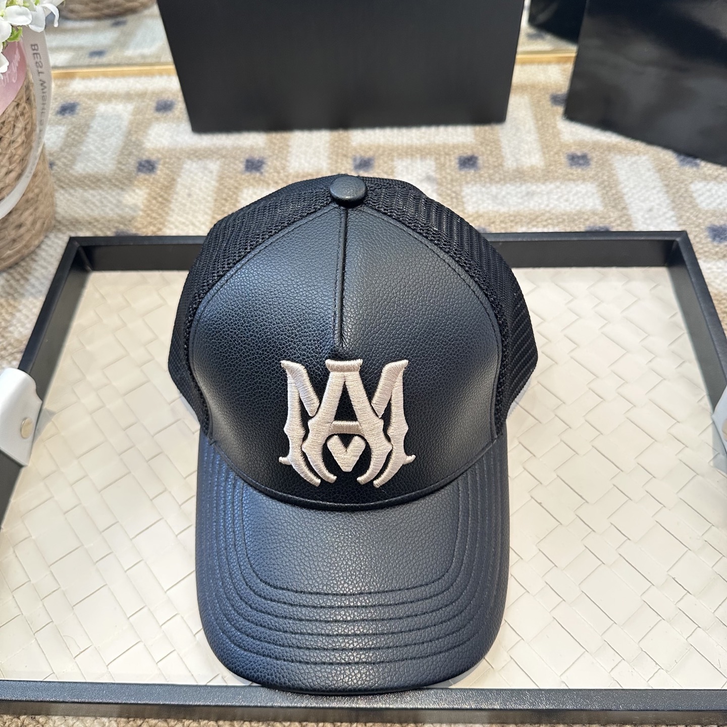 潮牌棒球帽 简单休闲风的棒球帽 减龄百搭 适配度很高！简单随性~出街拍照拗造型非常加分~男女同款 随意搭