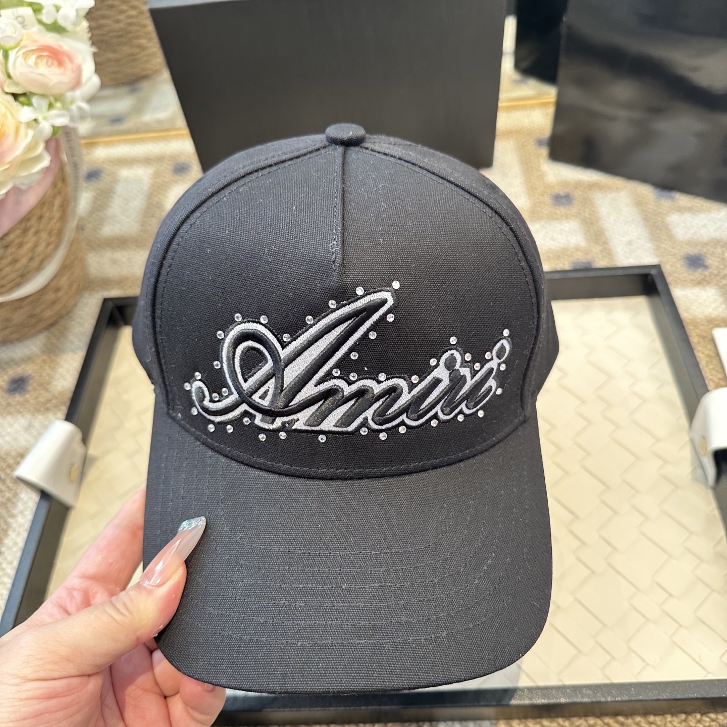 潮牌棒球帽 简单休闲风的棒球帽 减龄百搭 适配度很高！简单随性~出街拍照拗造型非常加分~男女同款 随意搭