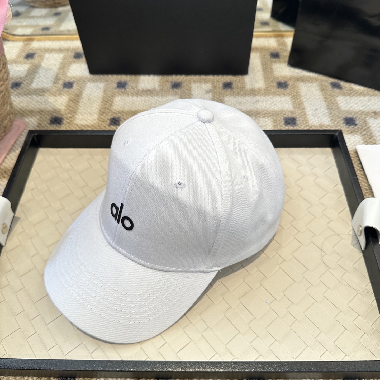 Alo 🔥爆款 新款棒球帽定制面料，简约时尚更透气，超火爆现货秒发