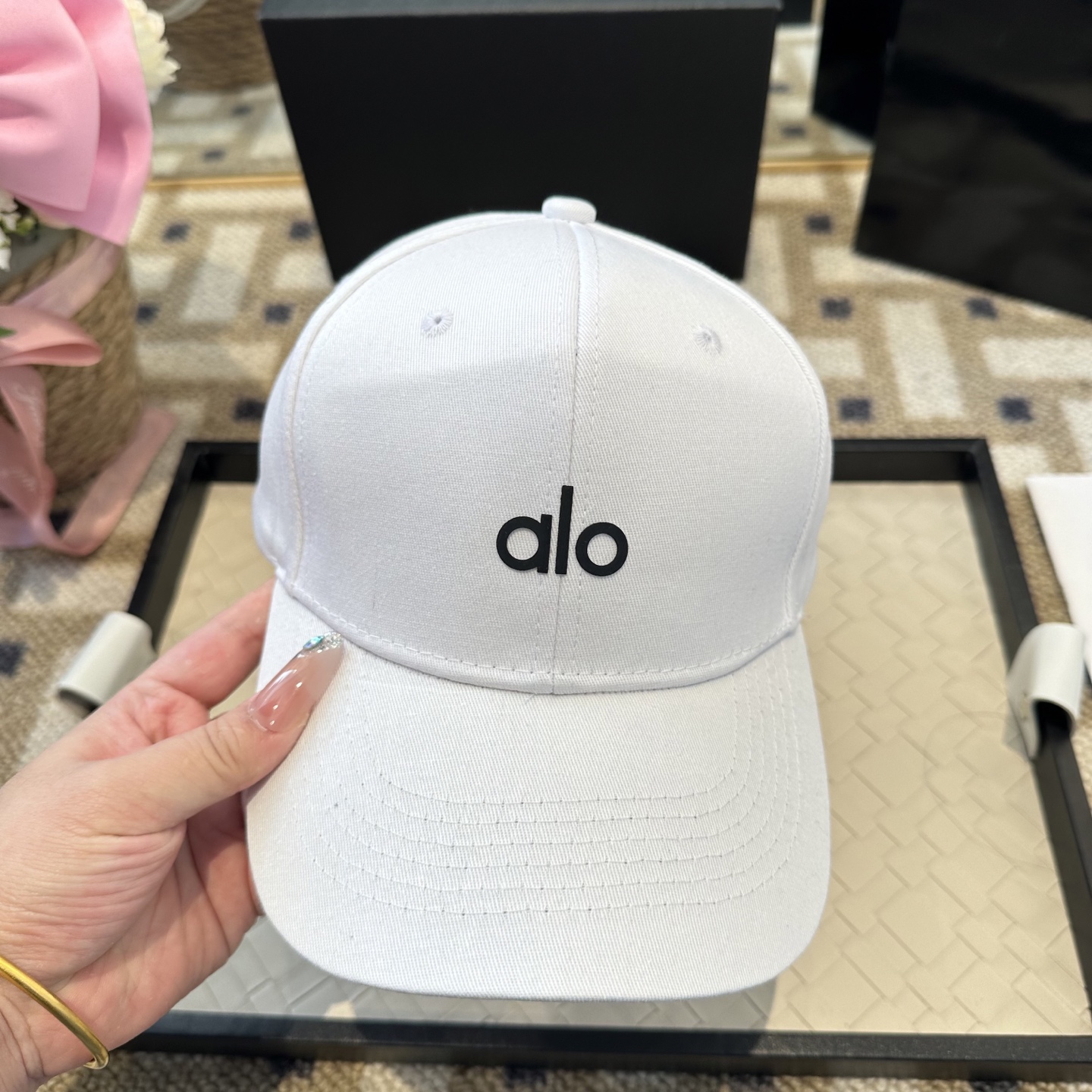 Alo 🔥爆款 新款棒球帽定制面料，简约时尚更透气，超火爆现货秒发