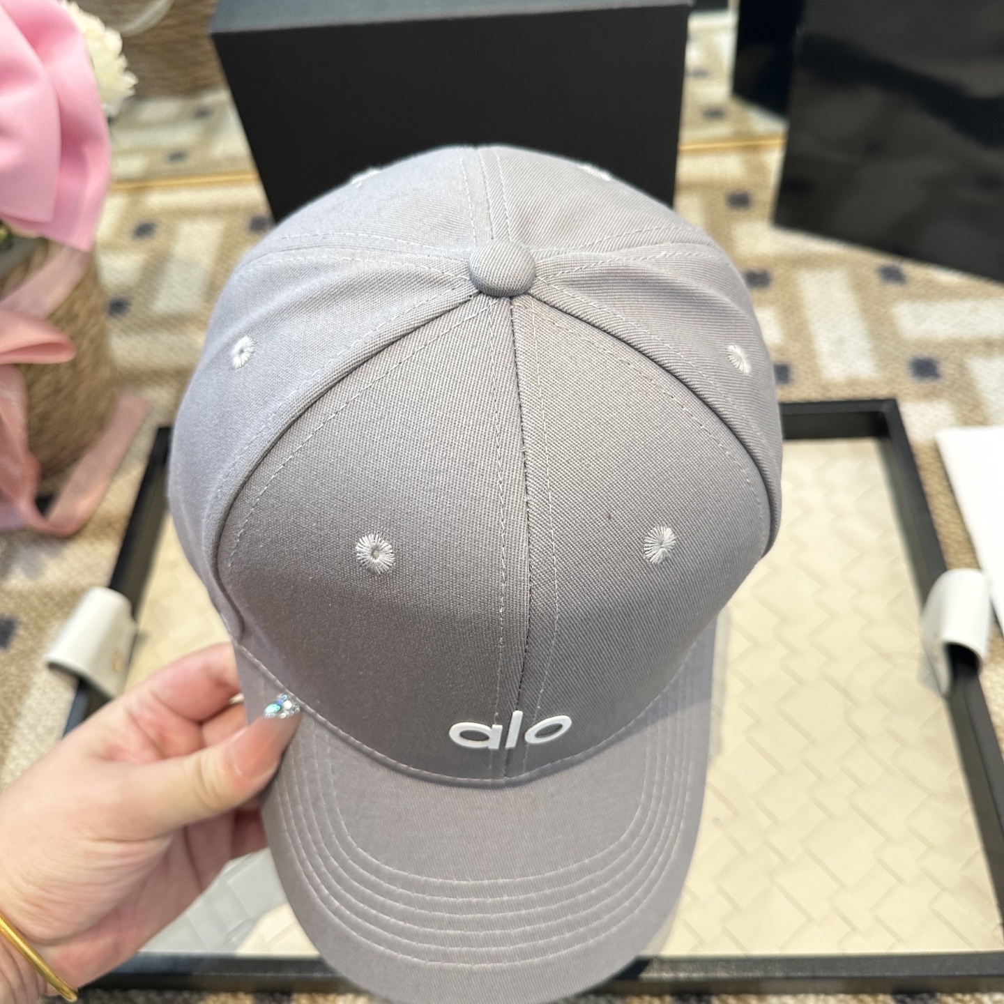 Alo 🔥爆款 新款棒球帽定制面料，简约时尚更透气，超火爆现货秒发