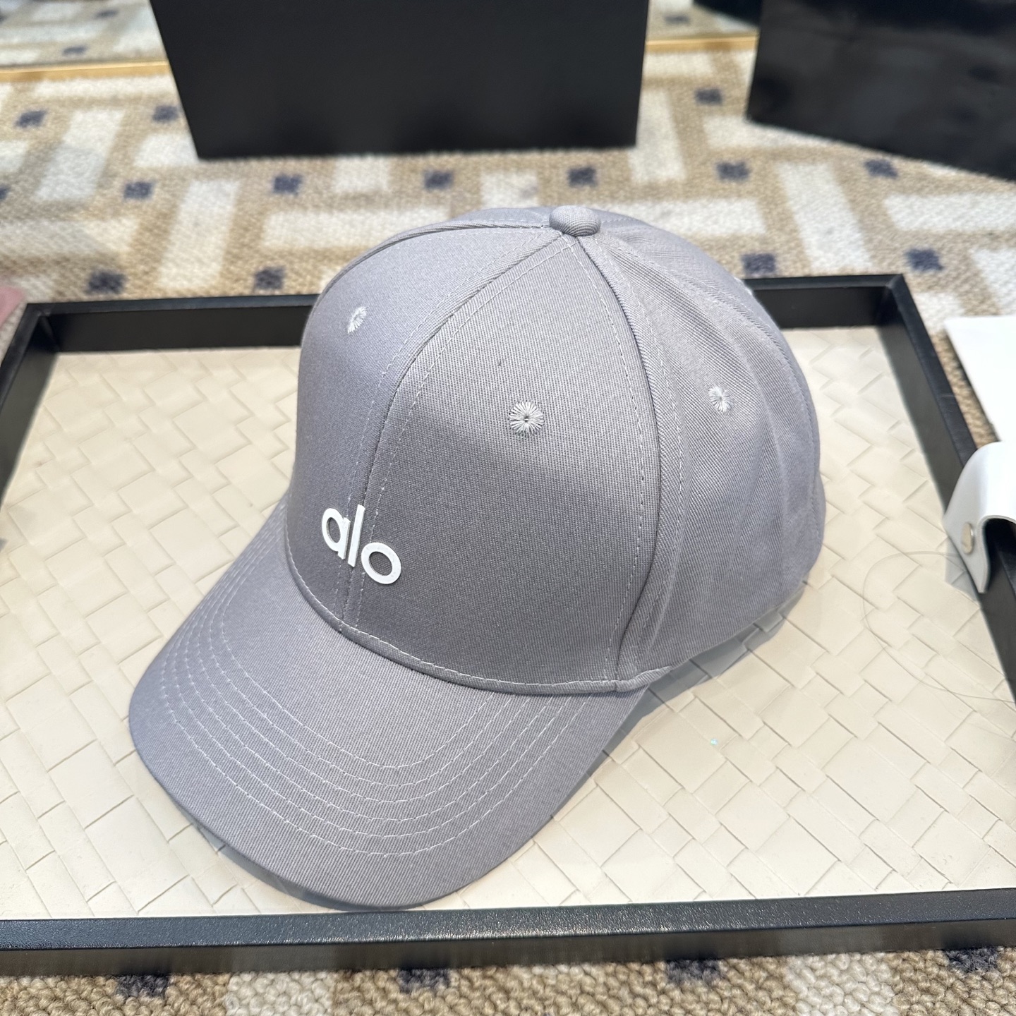 Alo 🔥爆款 新款棒球帽定制面料，简约时尚更透气，超火爆现货秒发