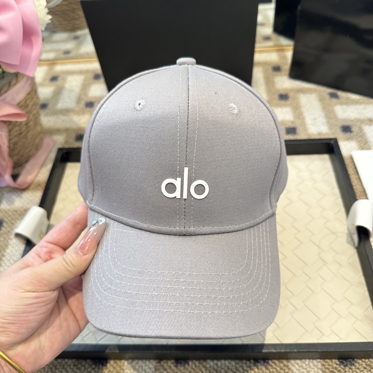 Alo 🔥爆款 新款棒球帽定制面料，简约时尚更透气，超火爆现货秒发