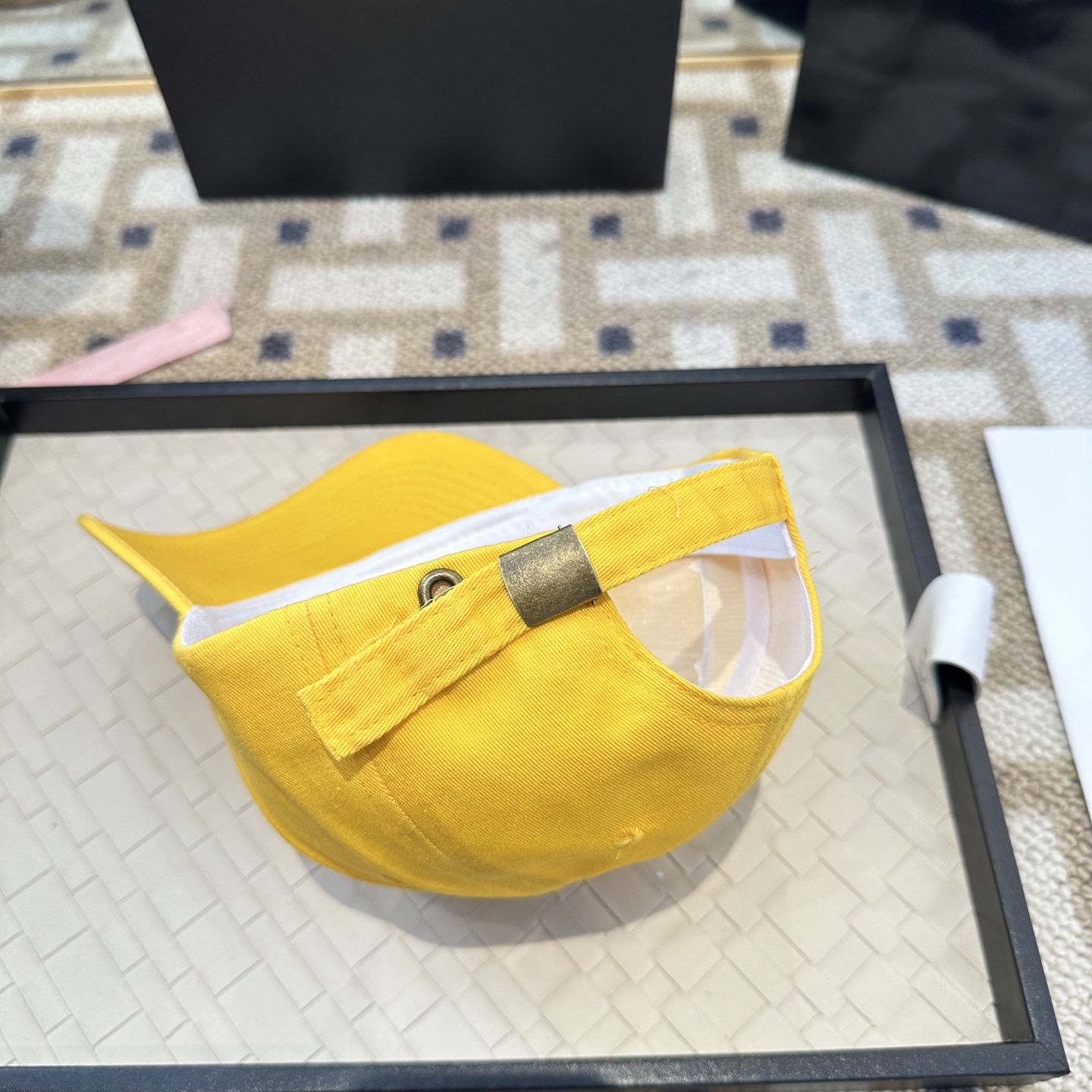 潮牌棒球帽 简单休闲风的棒球帽 减龄百搭 适配度很高！简单随性~出街拍照拗造型非常加分~男女同款 随意搭