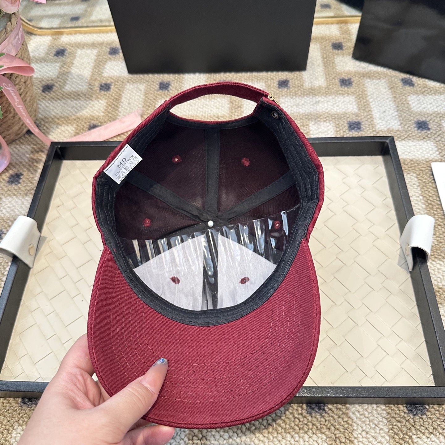 潮牌棒球帽 简单休闲风的棒球帽 减龄百搭 适配度很高！简单随性~出街拍照拗造型非常加分~男女同款 随意搭