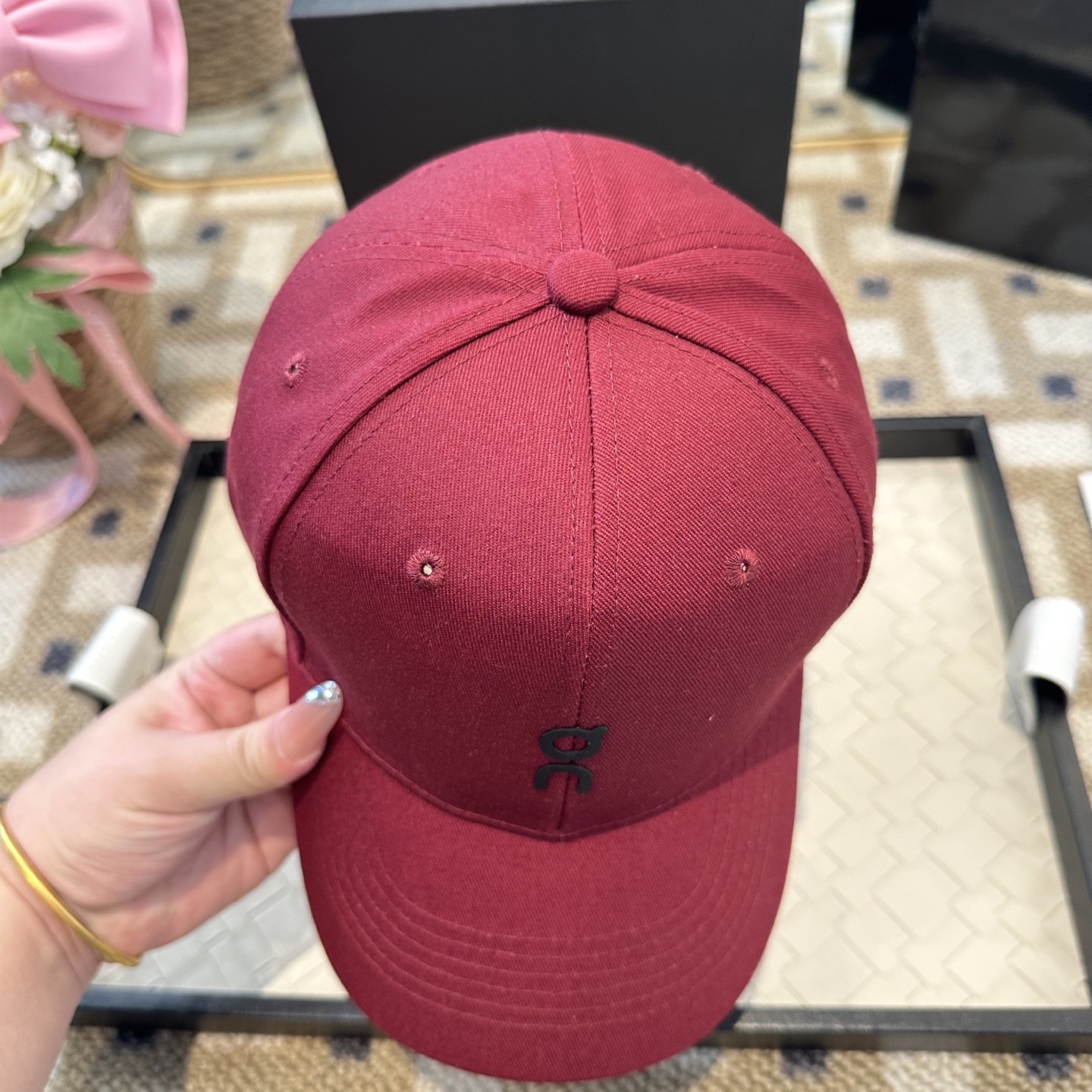 潮牌棒球帽 简单休闲风的棒球帽 减龄百搭 适配度很高！简单随性~出街拍照拗造型非常加分~男女同款 随意搭