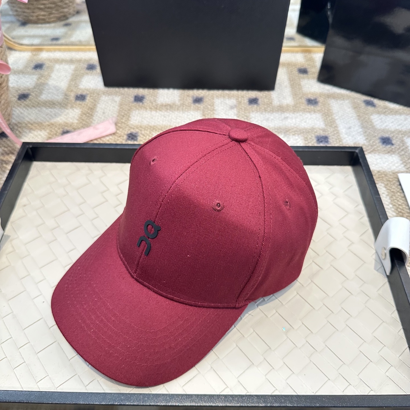 潮牌棒球帽 简单休闲风的棒球帽 减龄百搭 适配度很高！简单随性~出街拍照拗造型非常加分~男女同款 随意搭