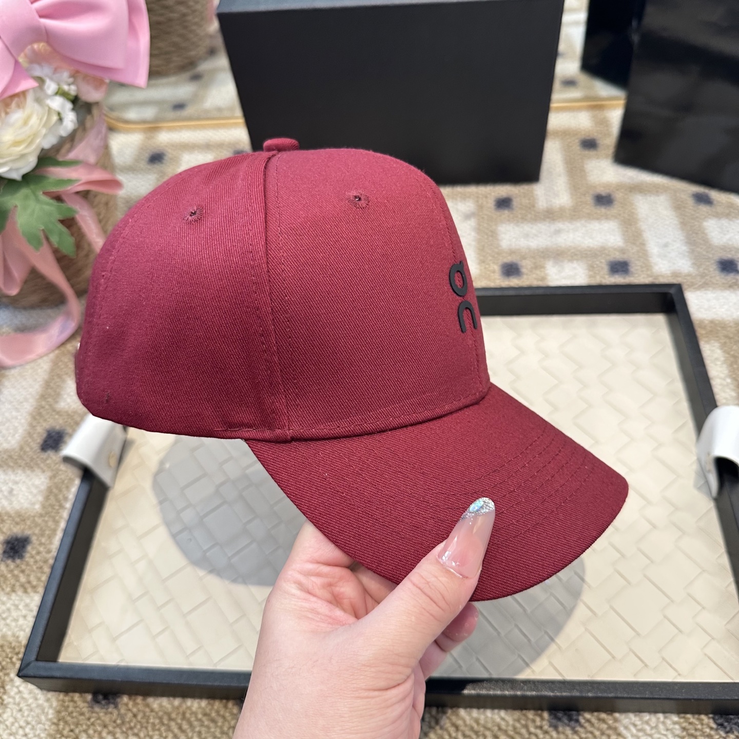 潮牌棒球帽 简单休闲风的棒球帽 减龄百搭 适配度很高！简单随性~出街拍照拗造型非常加分~男女同款 随意搭