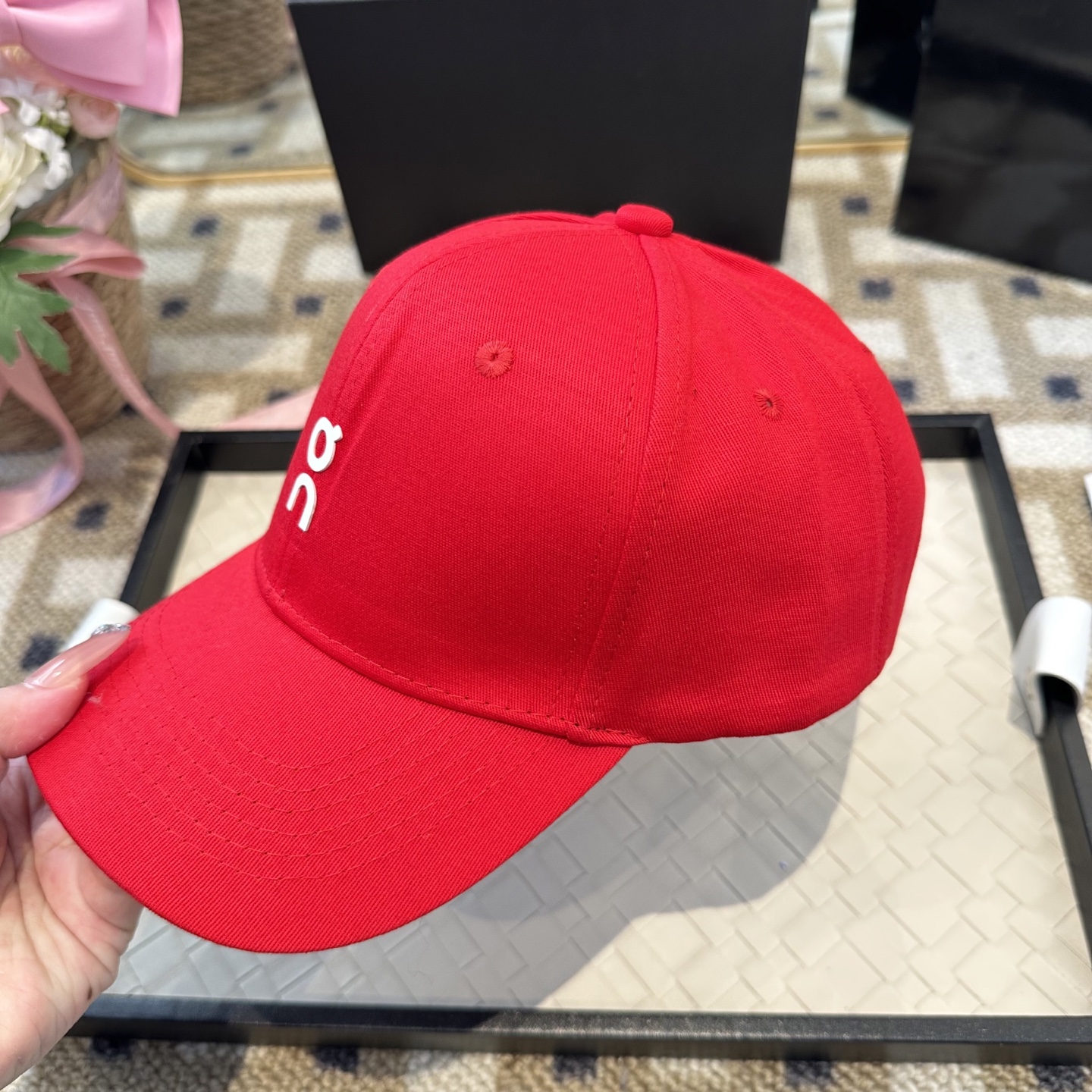 潮牌棒球帽 简单休闲风的棒球帽 减龄百搭 适配度很高！简单随性~出街拍照拗造型非常加分~男女同款 随意搭