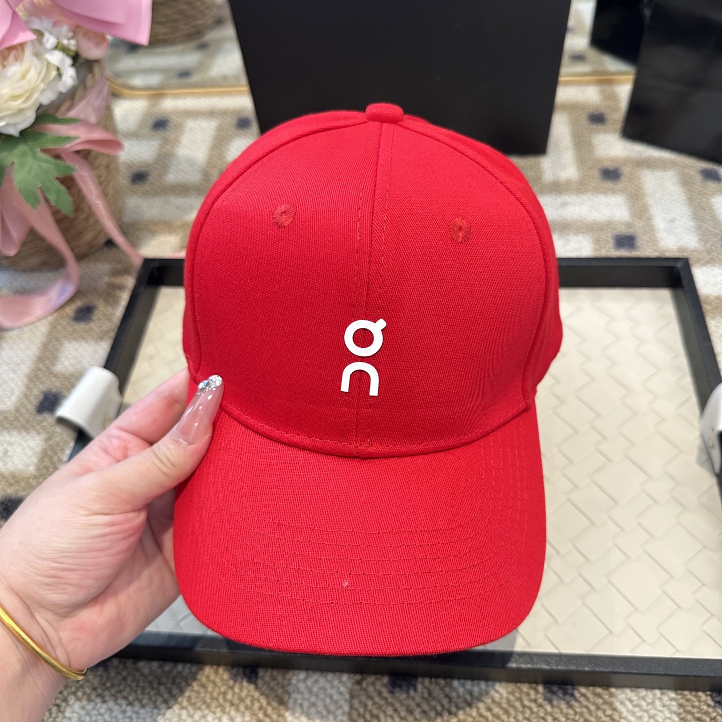 潮牌棒球帽 简单休闲风的棒球帽 减龄百搭 适配度很高！简单随性~出街拍照拗造型非常加分~男女同款 随意搭