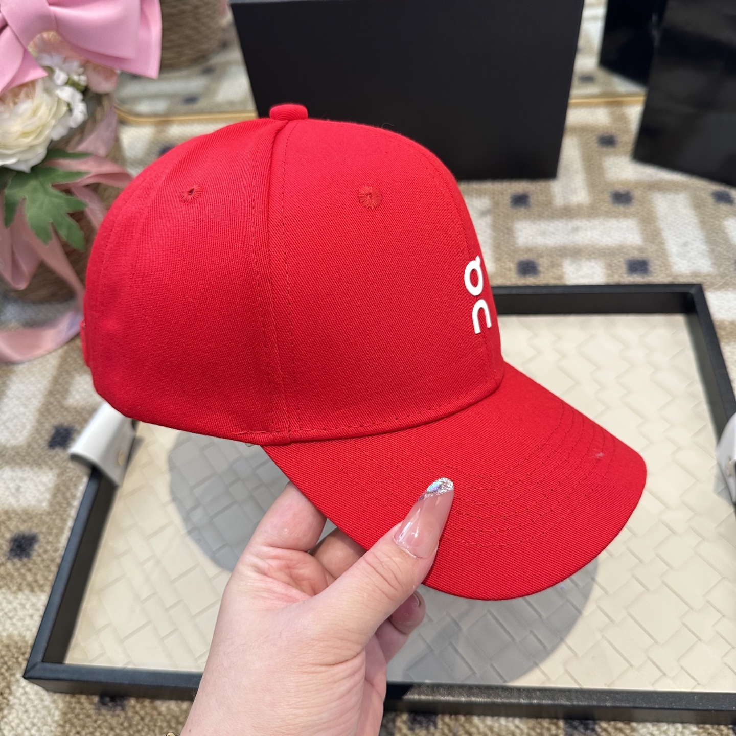 潮牌棒球帽 简单休闲风的棒球帽 减龄百搭 适配度很高！简单随性~出街拍照拗造型非常加分~男女同款 随意搭