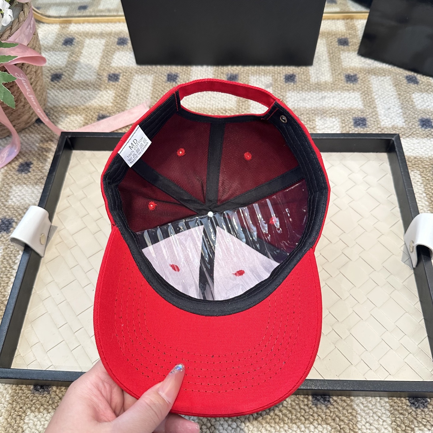 潮牌棒球帽 简单休闲风的棒球帽 减龄百搭 适配度很高！简单随性~出街拍照拗造型非常加分~男女同款 随意搭