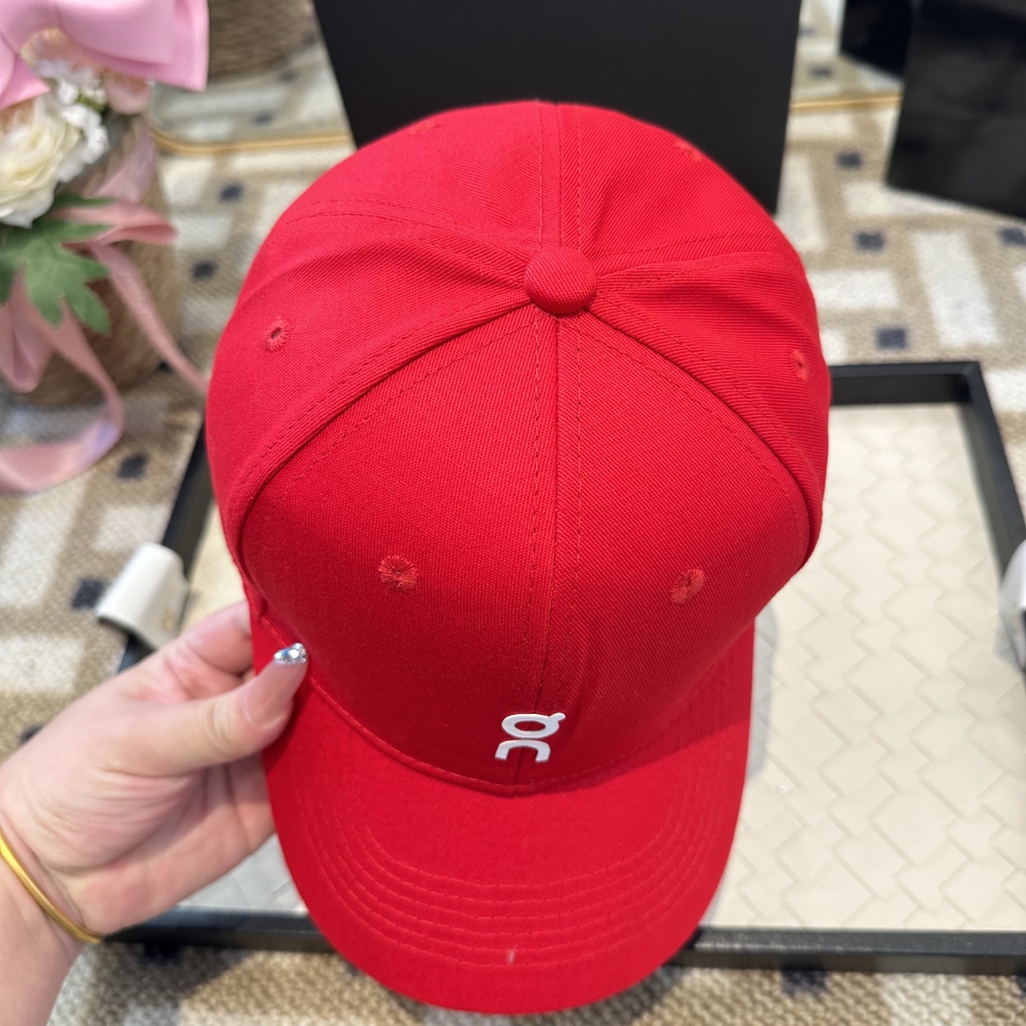 潮牌棒球帽 简单休闲风的棒球帽 减龄百搭 适配度很高！简单随性~出街拍照拗造型非常加分~男女同款 随意搭