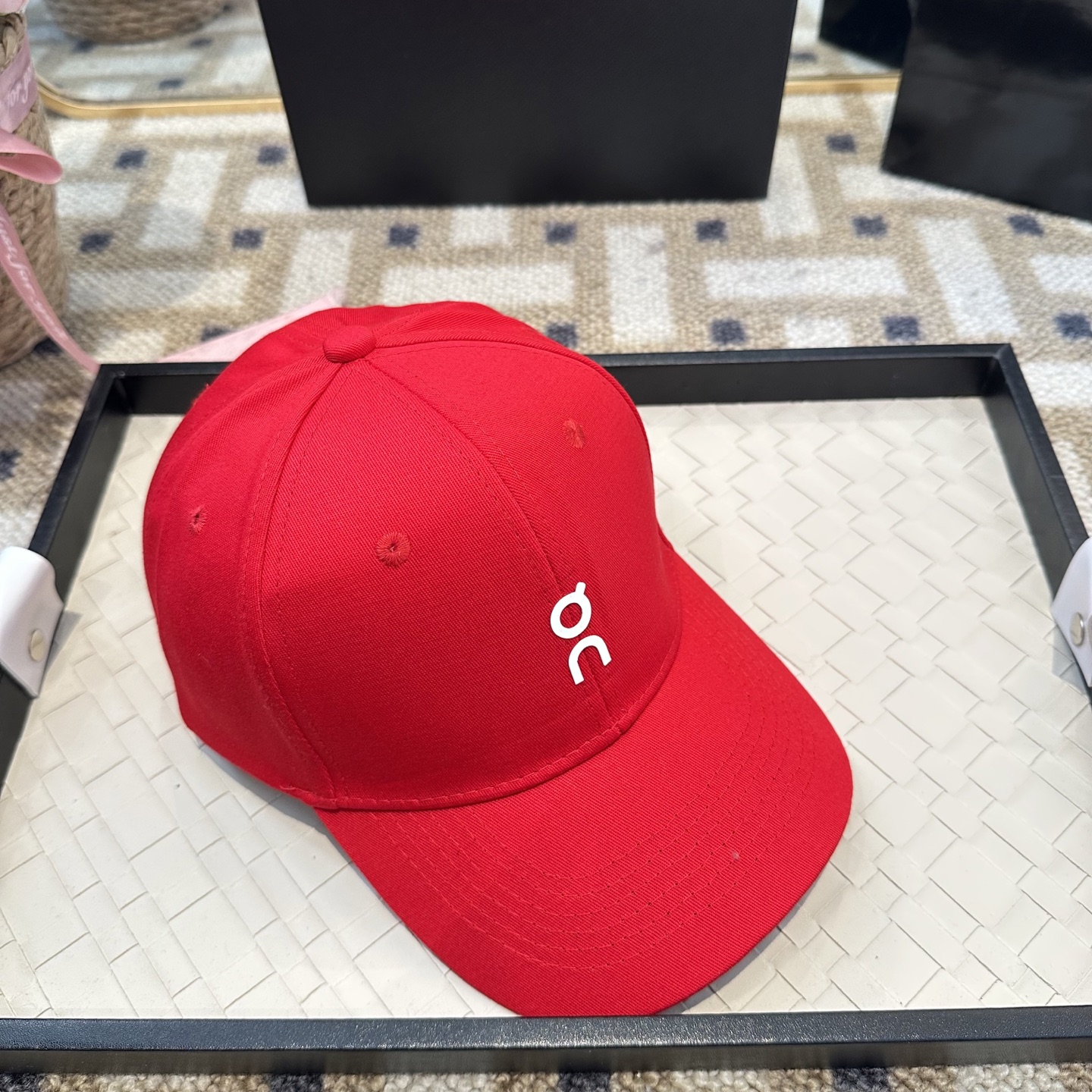 潮牌棒球帽 简单休闲风的棒球帽 减龄百搭 适配度很高！简单随性~出街拍照拗造型非常加分~男女同款 随意搭