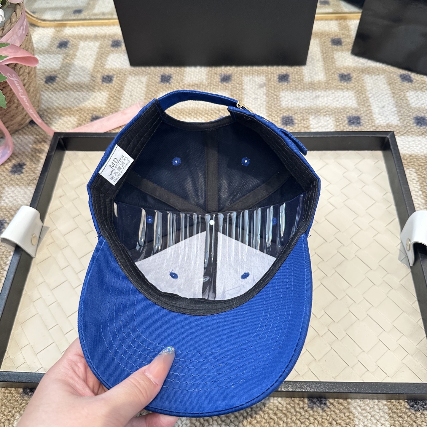 潮牌棒球帽 简单休闲风的棒球帽 减龄百搭 适配度很高！简单随性~出街拍照拗造型非常加分~男女同款 随意搭