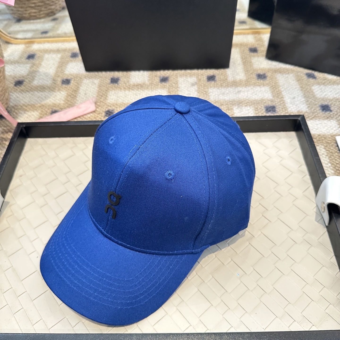 潮牌棒球帽 简单休闲风的棒球帽 减龄百搭 适配度很高！简单随性~出街拍照拗造型非常加分~男女同款 随意搭