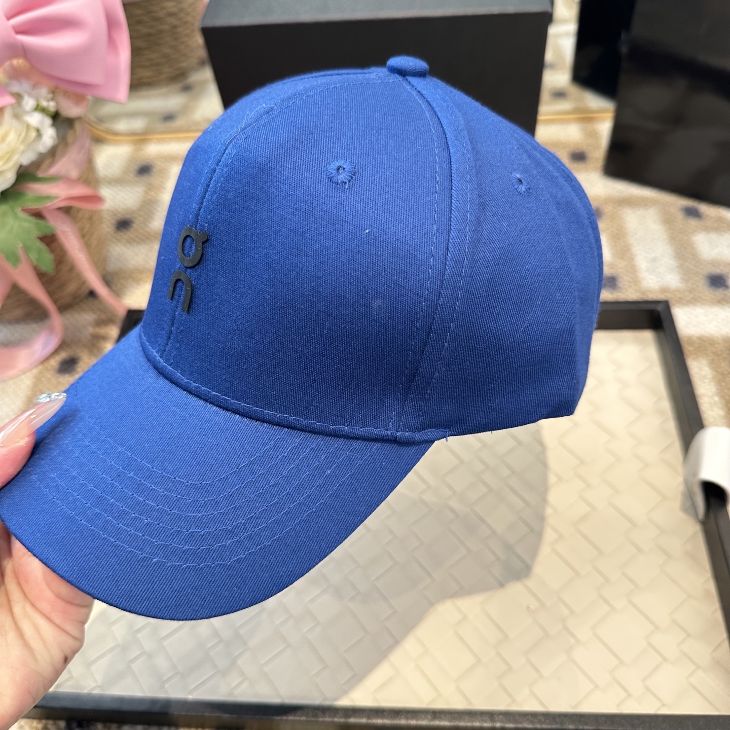 潮牌棒球帽 简单休闲风的棒球帽 减龄百搭 适配度很高！简单随性~出街拍照拗造型非常加分~男女同款 随意搭