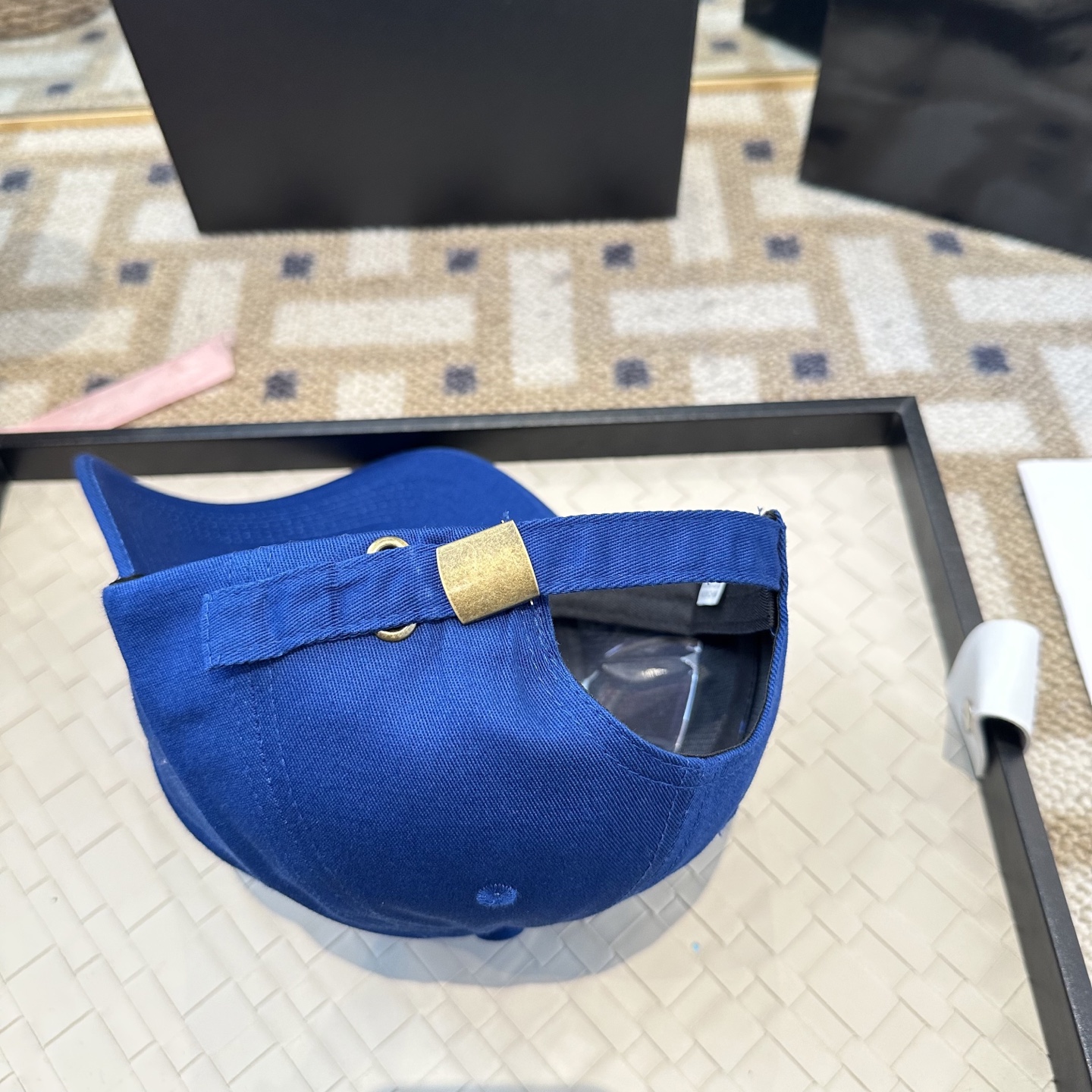 潮牌棒球帽 简单休闲风的棒球帽 减龄百搭 适配度很高！简单随性~出街拍照拗造型非常加分~男女同款 随意搭