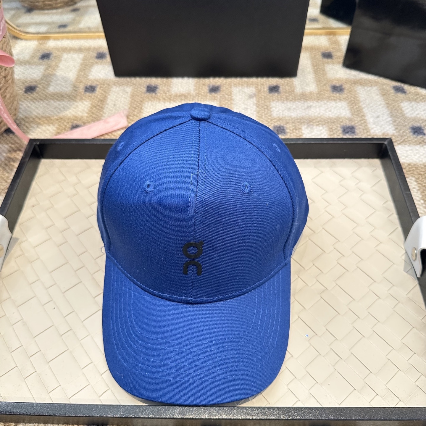 潮牌棒球帽 简单休闲风的棒球帽 减龄百搭 适配度很高！简单随性~出街拍照拗造型非常加分~男女同款 随意搭