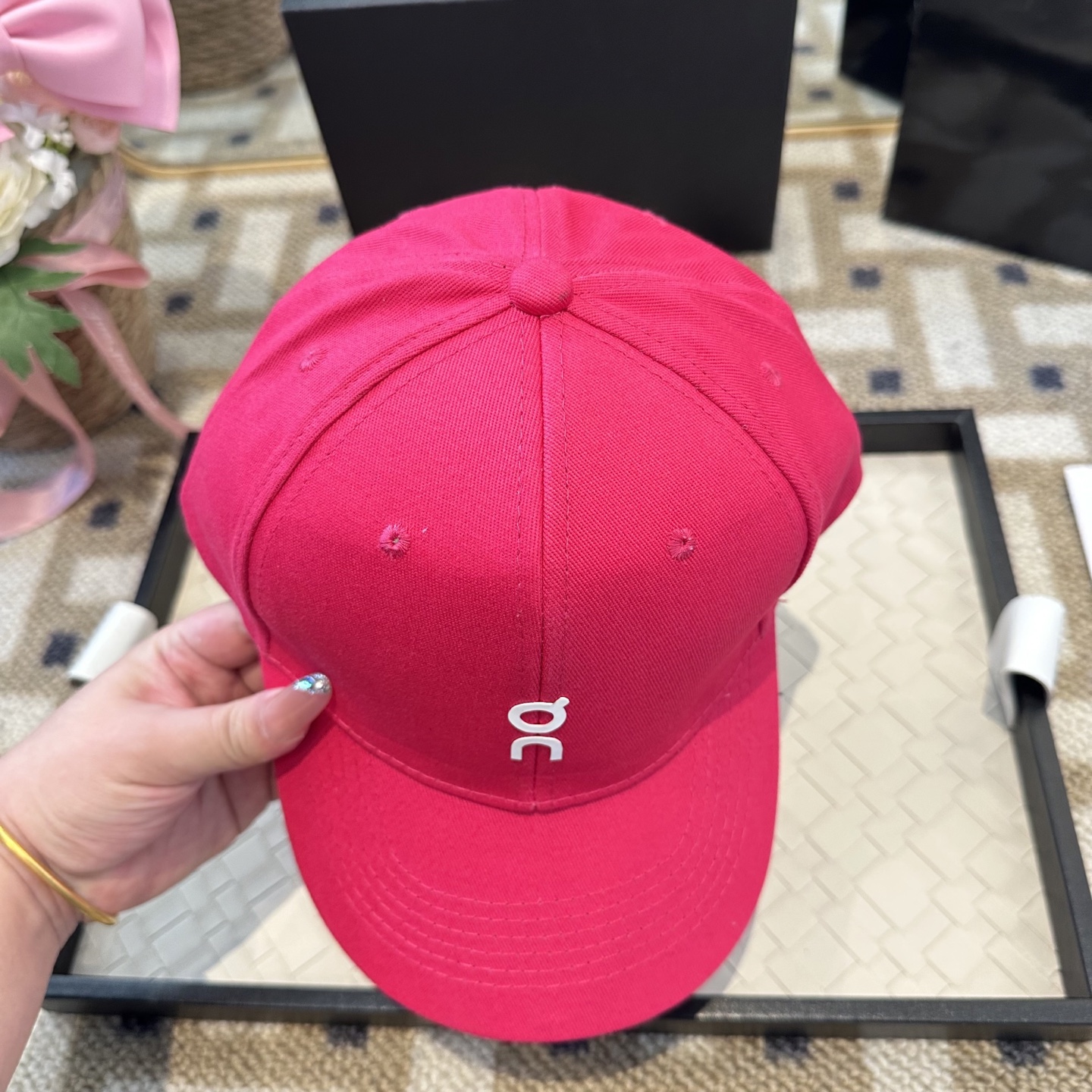 潮牌棒球帽 简单休闲风的棒球帽 减龄百搭 适配度很高！简单随性~出街拍照拗造型非常加分~男女同款 随意搭