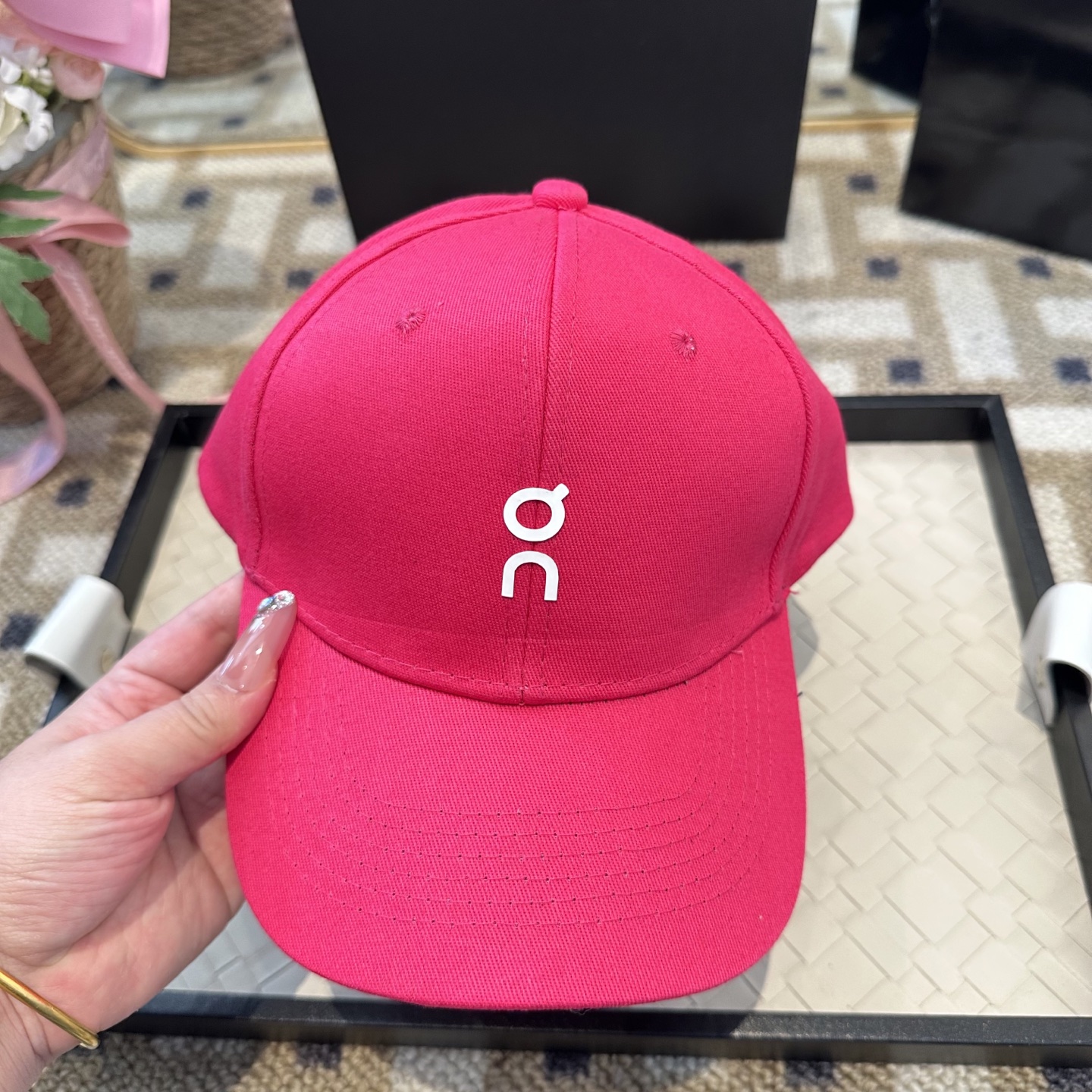 潮牌棒球帽 简单休闲风的棒球帽 减龄百搭 适配度很高！简单随性~出街拍照拗造型非常加分~男女同款 随意搭