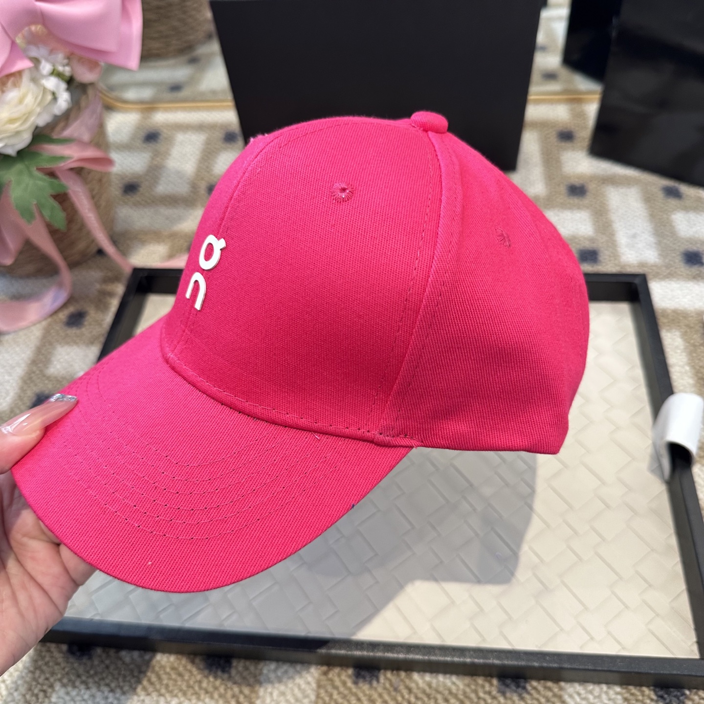 潮牌棒球帽 简单休闲风的棒球帽 减龄百搭 适配度很高！简单随性~出街拍照拗造型非常加分~男女同款 随意搭