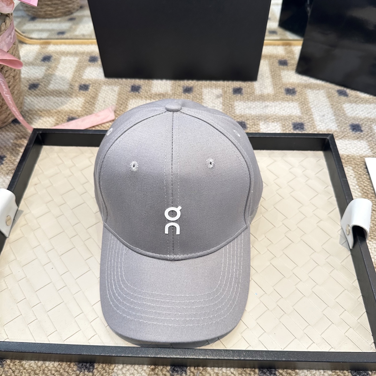 潮牌棒球帽 简单休闲风的棒球帽 减龄百搭 适配度很高！简单随性~出街拍照拗造型非常加分~男女同款 随意搭