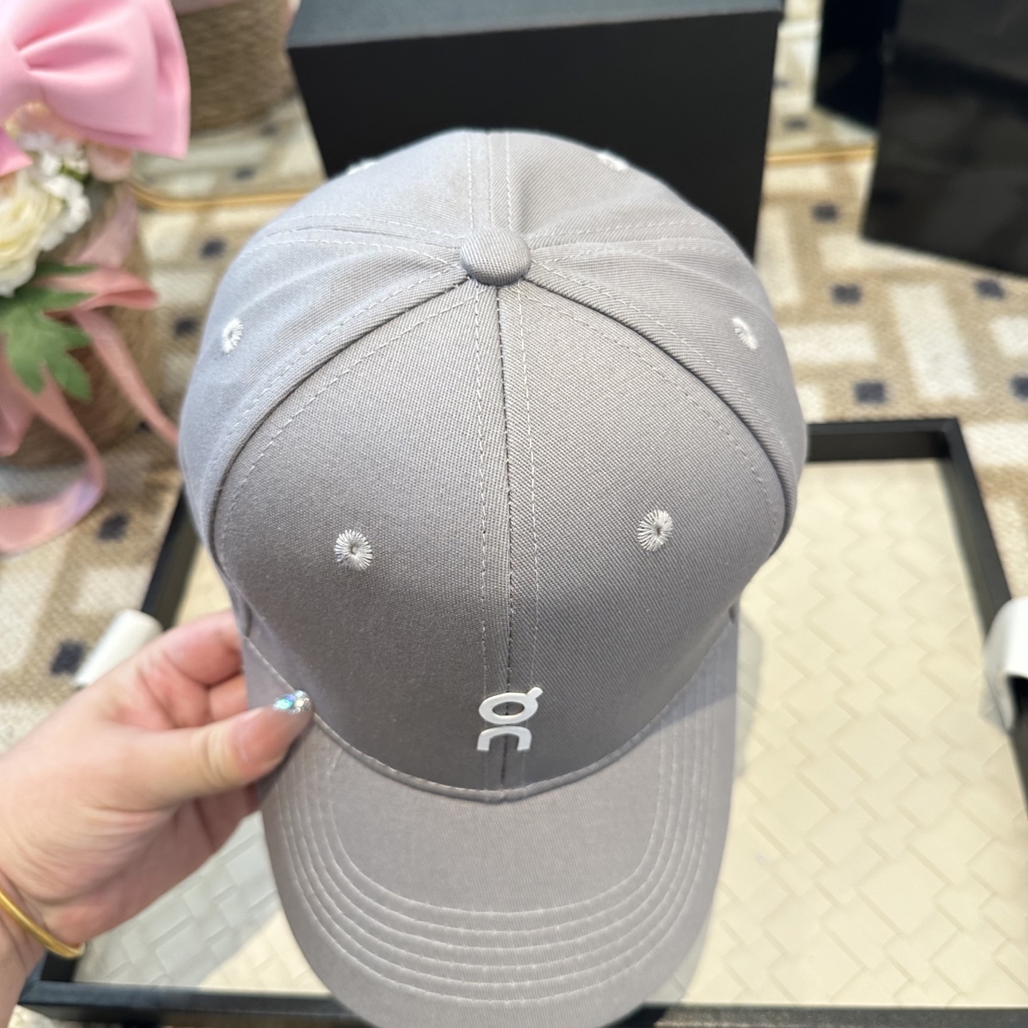 潮牌棒球帽 简单休闲风的棒球帽 减龄百搭 适配度很高！简单随性~出街拍照拗造型非常加分~男女同款 随意搭