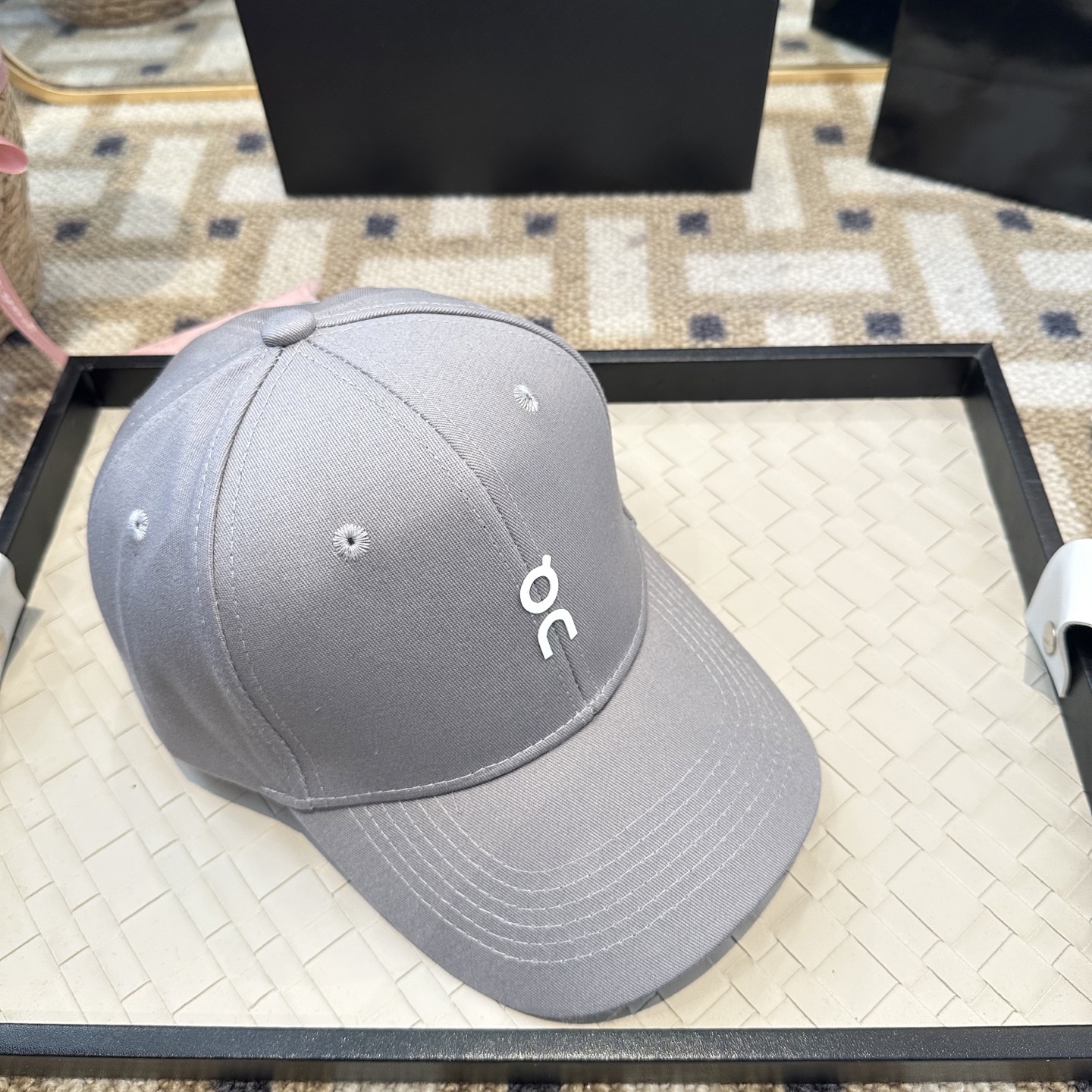 潮牌棒球帽 简单休闲风的棒球帽 减龄百搭 适配度很高！简单随性~出街拍照拗造型非常加分~男女同款 随意搭