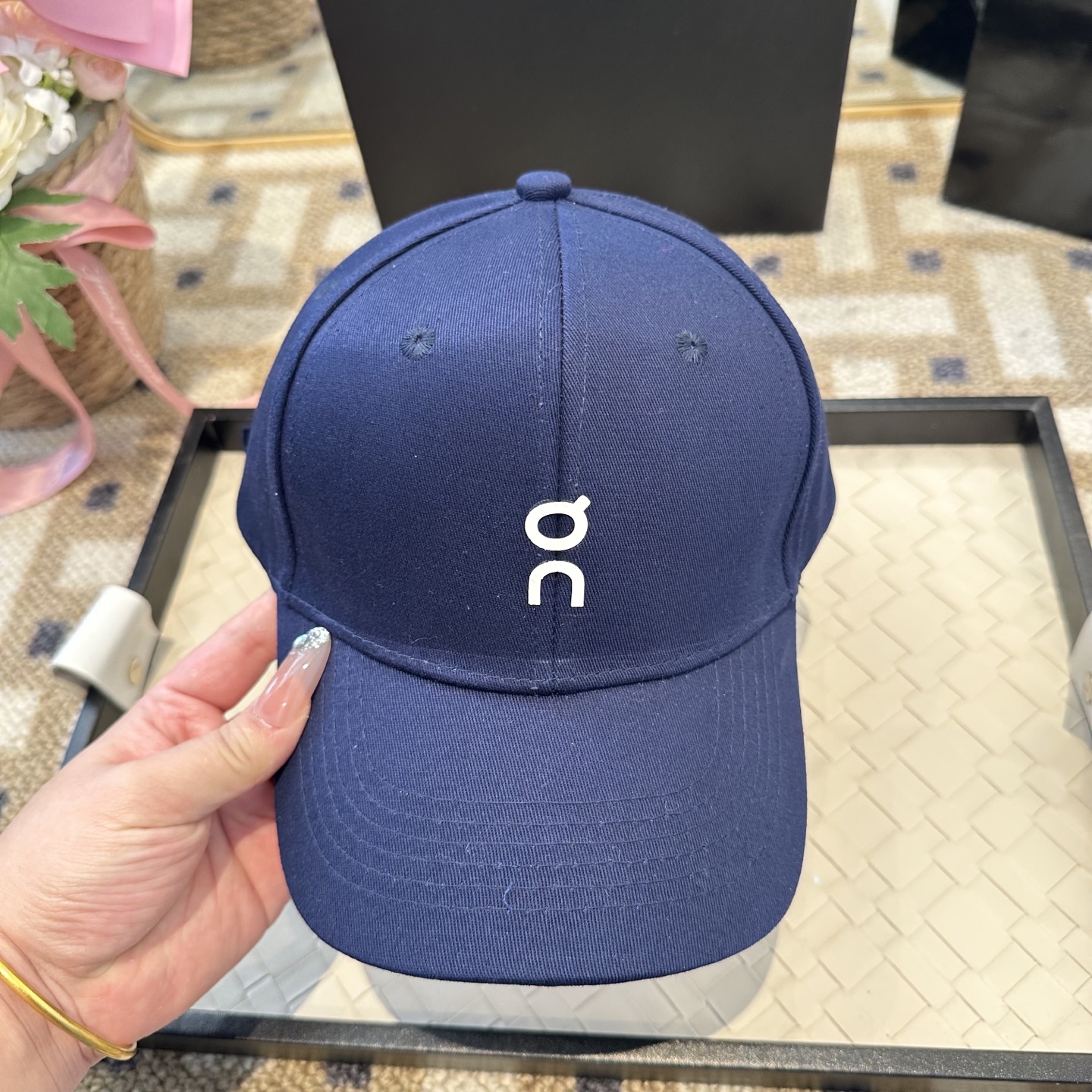 潮牌棒球帽 简单休闲风的棒球帽 减龄百搭 适配度很高！简单随性~出街拍照拗造型非常加分~男女同款 随意搭