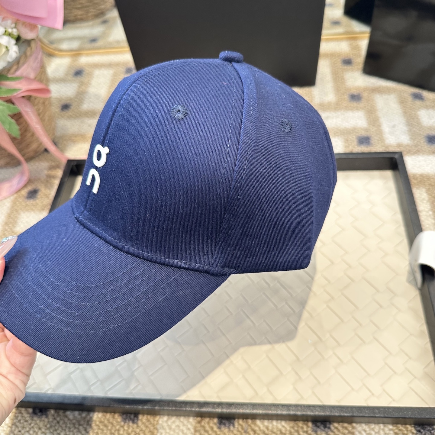 潮牌棒球帽 简单休闲风的棒球帽 减龄百搭 适配度很高！简单随性~出街拍照拗造型非常加分~男女同款 随意搭