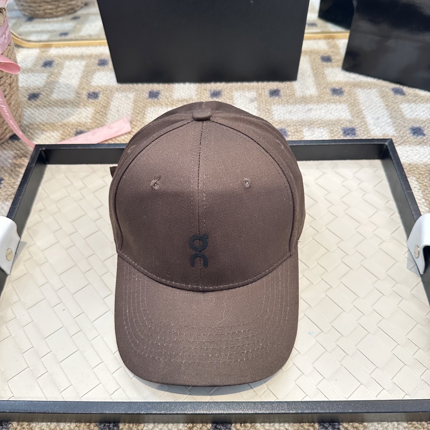 潮牌棒球帽 简单休闲风的棒球帽 减龄百搭 适配度很高！简单随性~出街拍照拗造型非常加分~男女同款 随意搭