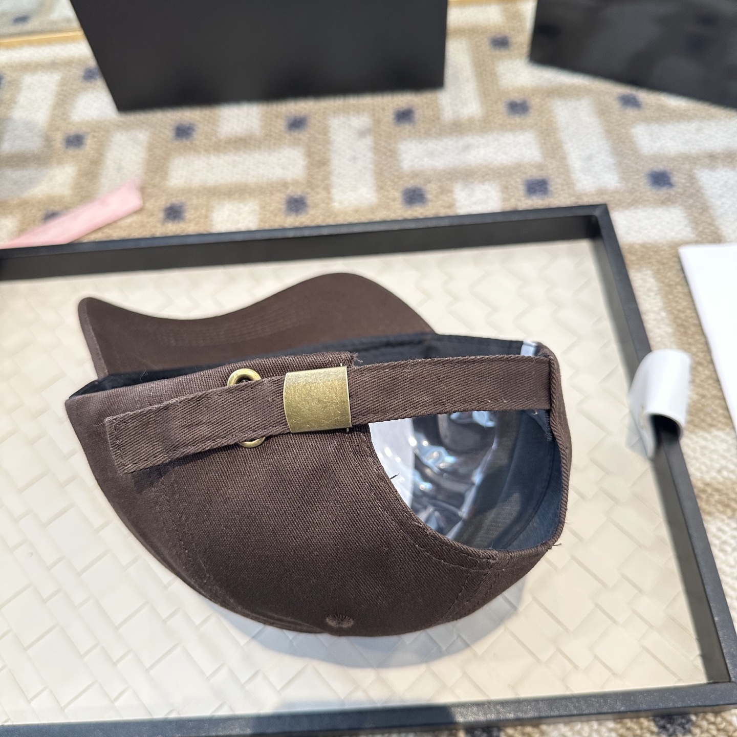 潮牌棒球帽 简单休闲风的棒球帽 减龄百搭 适配度很高！简单随性~出街拍照拗造型非常加分~男女同款 随意搭