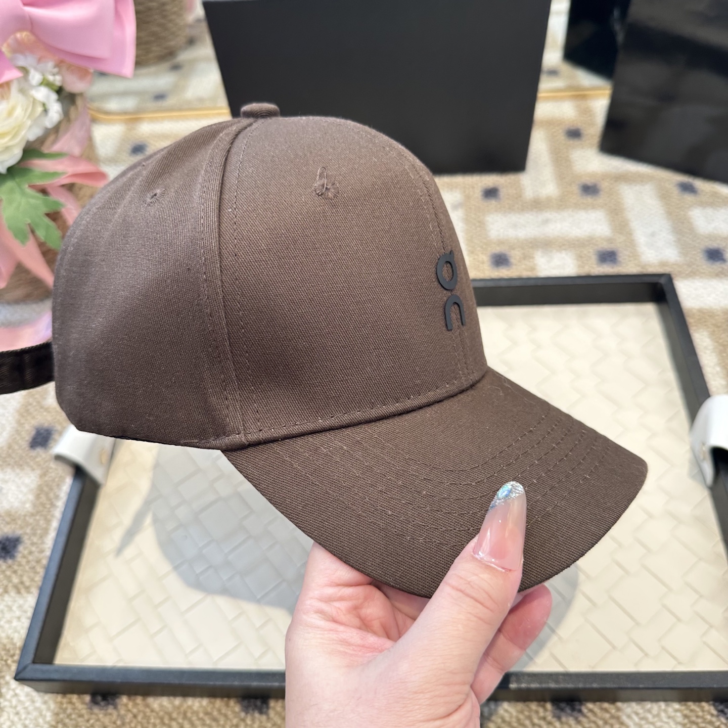 潮牌棒球帽 简单休闲风的棒球帽 减龄百搭 适配度很高！简单随性~出街拍照拗造型非常加分~男女同款 随意搭