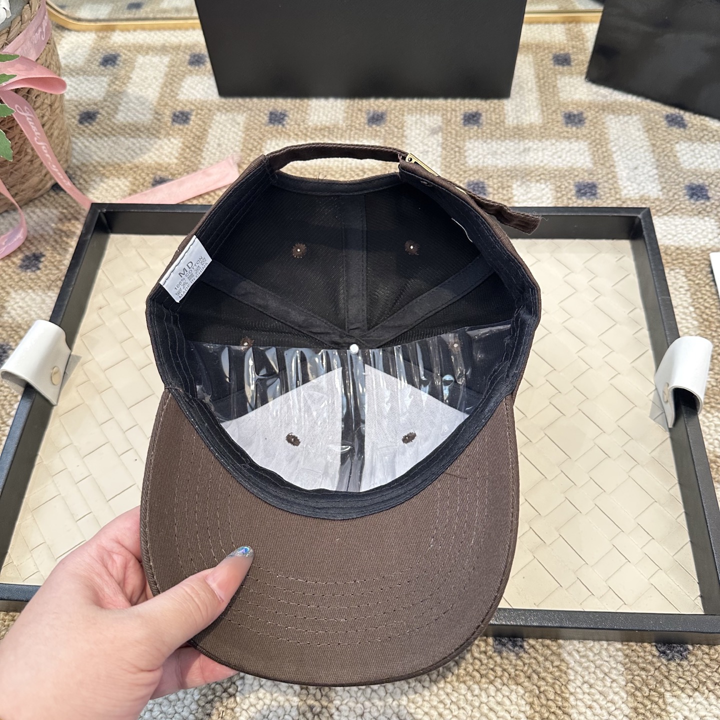 潮牌棒球帽 简单休闲风的棒球帽 减龄百搭 适配度很高！简单随性~出街拍照拗造型非常加分~男女同款 随意搭