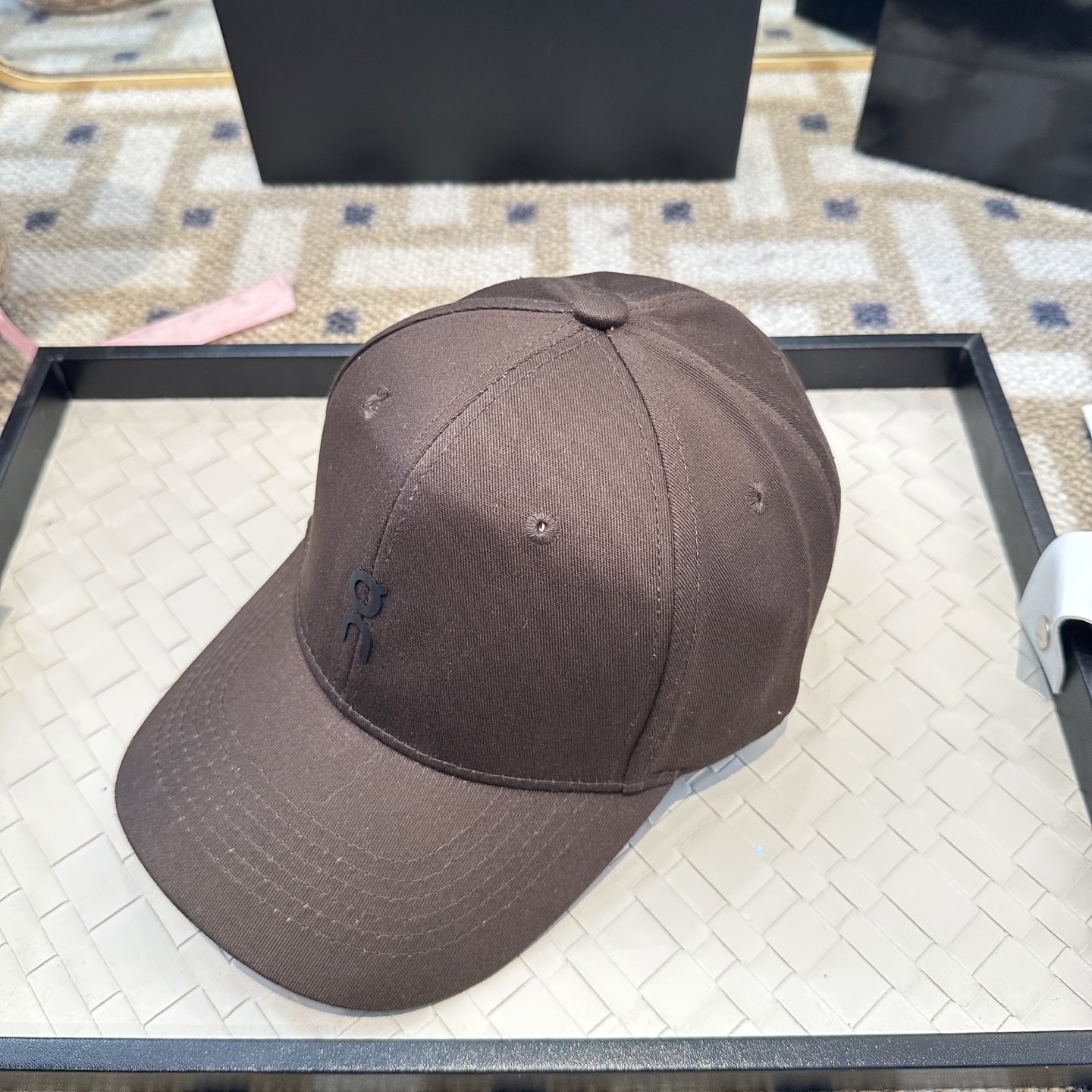 潮牌棒球帽 简单休闲风的棒球帽 减龄百搭 适配度很高！简单随性~出街拍照拗造型非常加分~男女同款 随意搭