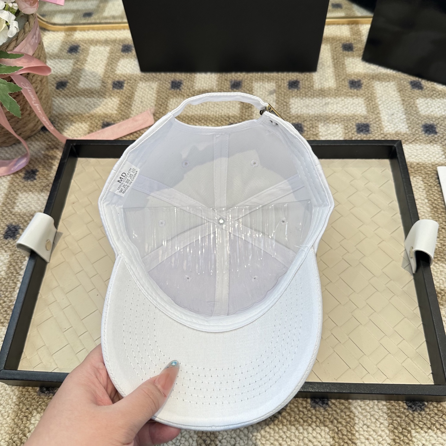 潮牌棒球帽 简单休闲风的棒球帽 减龄百搭 适配度很高！简单随性~出街拍照拗造型非常加分~男女同款 随意搭