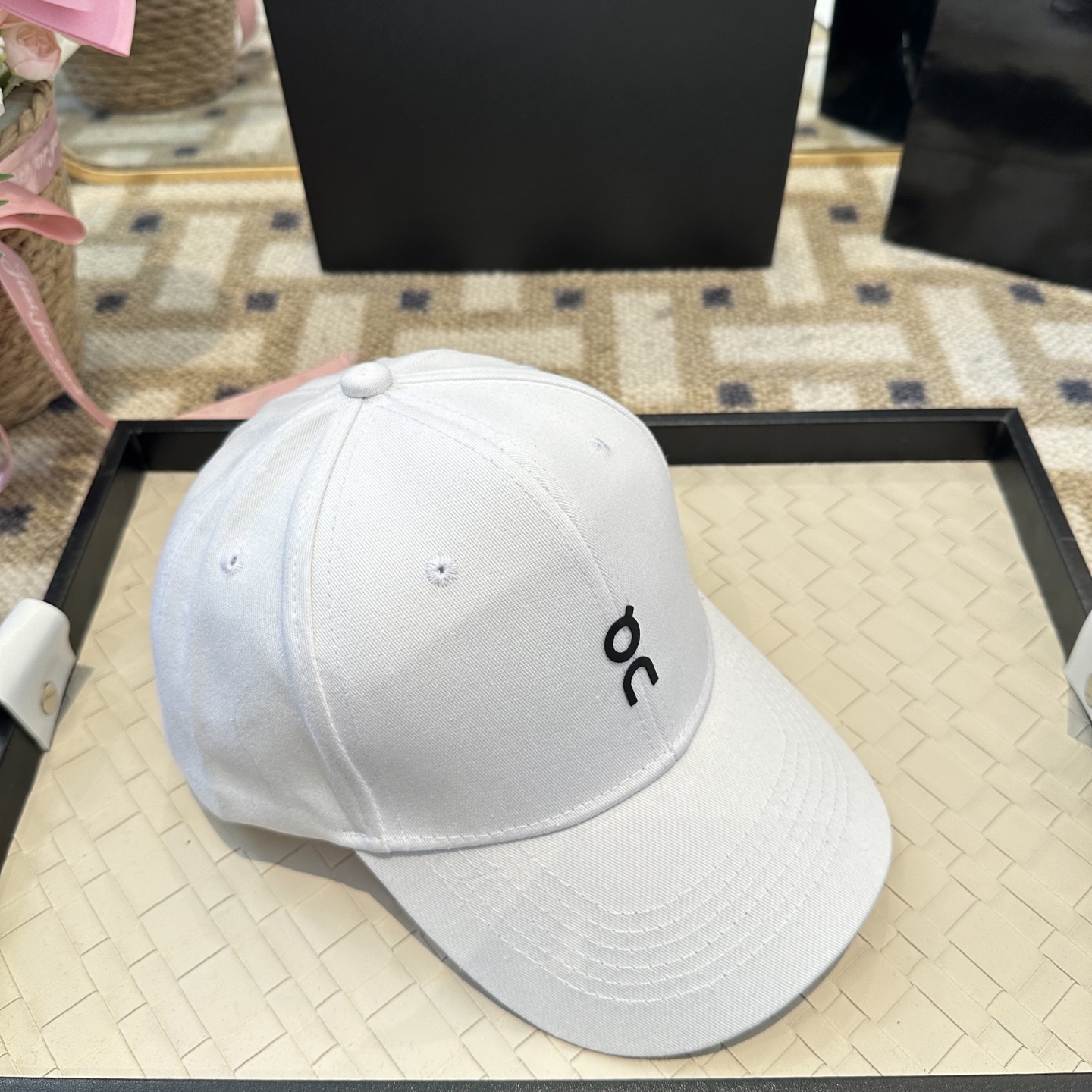 潮牌棒球帽 简单休闲风的棒球帽 减龄百搭 适配度很高！简单随性~出街拍照拗造型非常加分~男女同款 随意搭