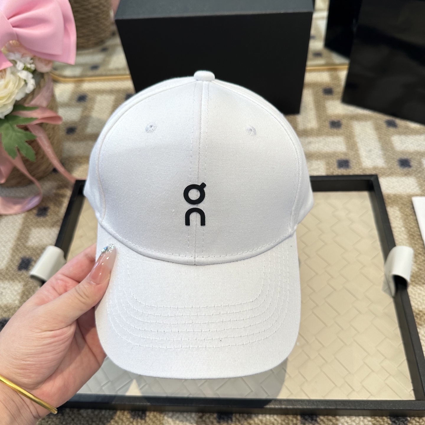 潮牌棒球帽 简单休闲风的棒球帽 减龄百搭 适配度很高！简单随性~出街拍照拗造型非常加分~男女同款 随意搭