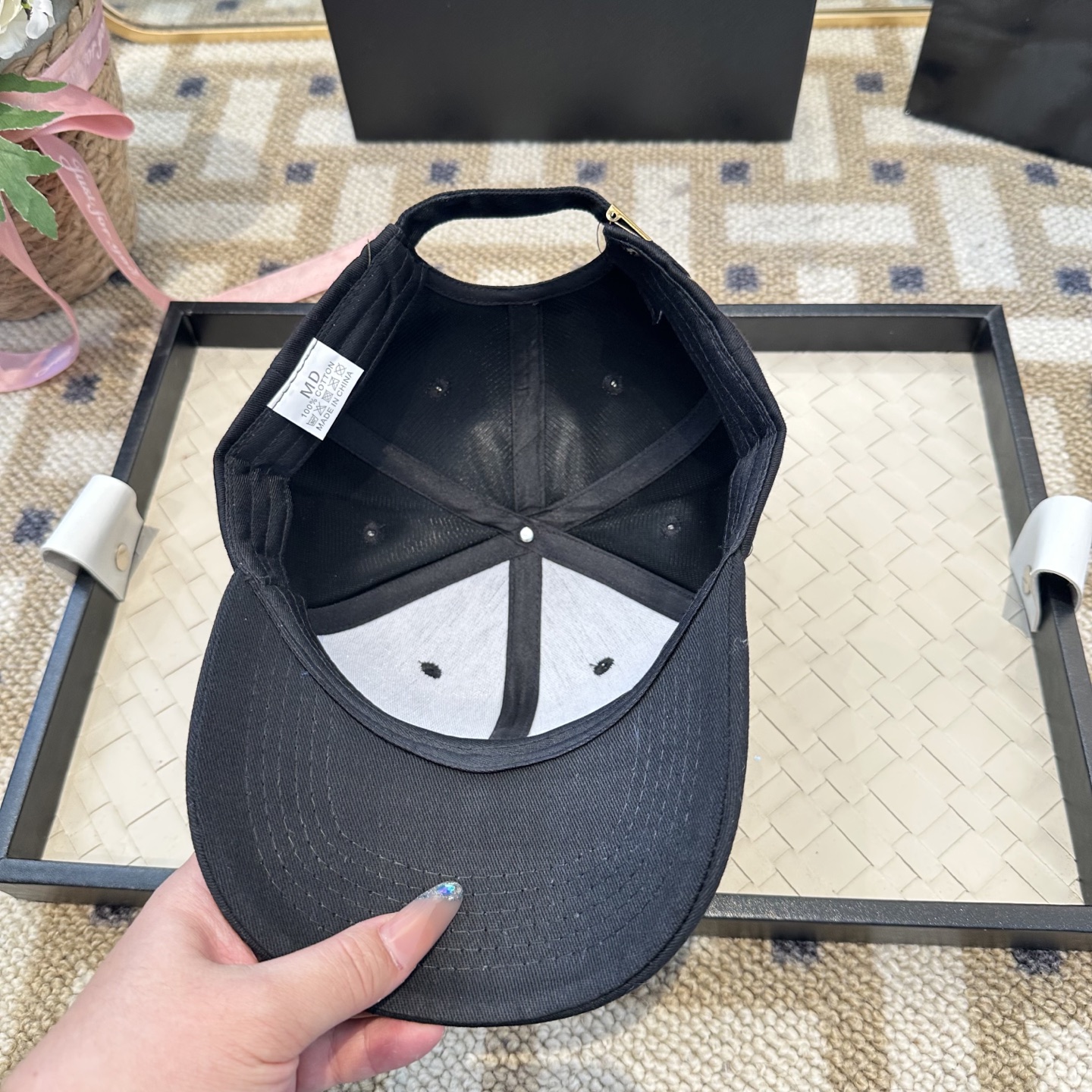 潮牌棒球帽 简单休闲风的棒球帽 减龄百搭 适配度很高！简单随性~出街拍照拗造型非常加分~男女同款 随意搭