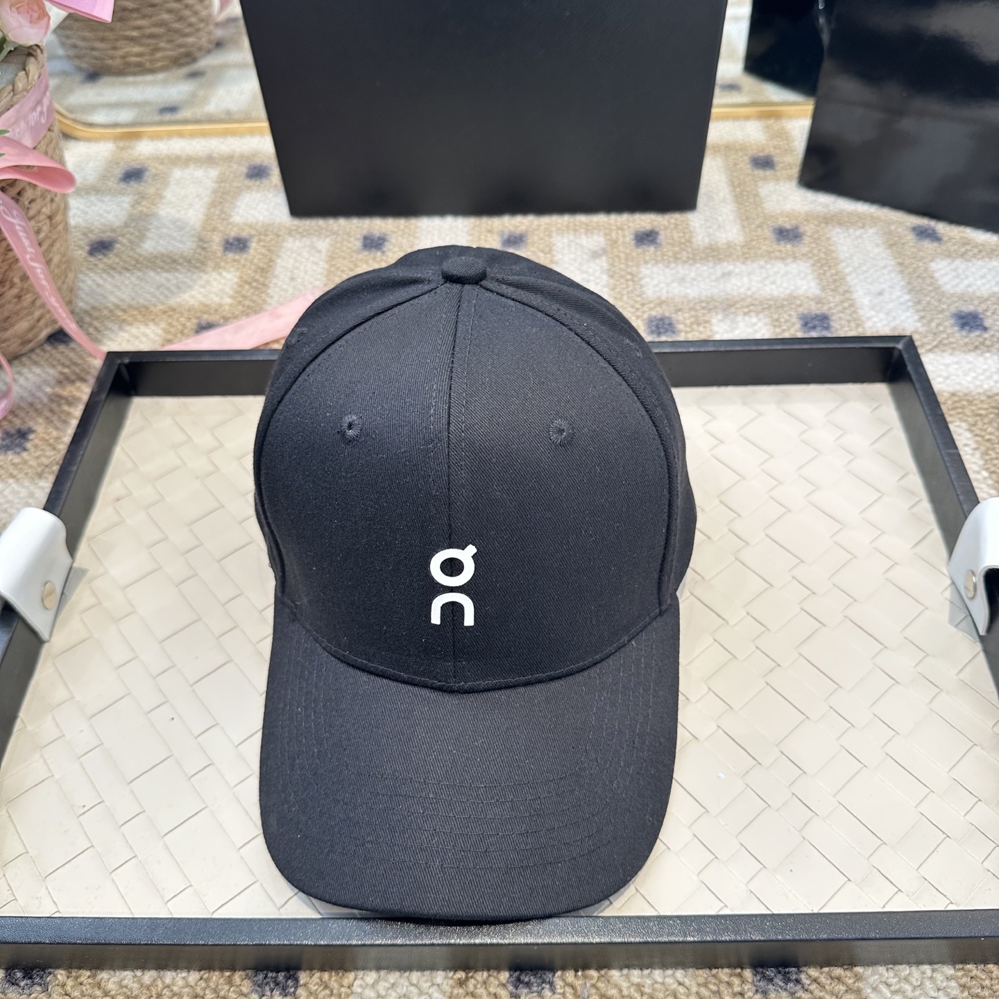 潮牌棒球帽 简单休闲风的棒球帽 减龄百搭 适配度很高！简单随性~出街拍照拗造型非常加分~男女同款 随意搭