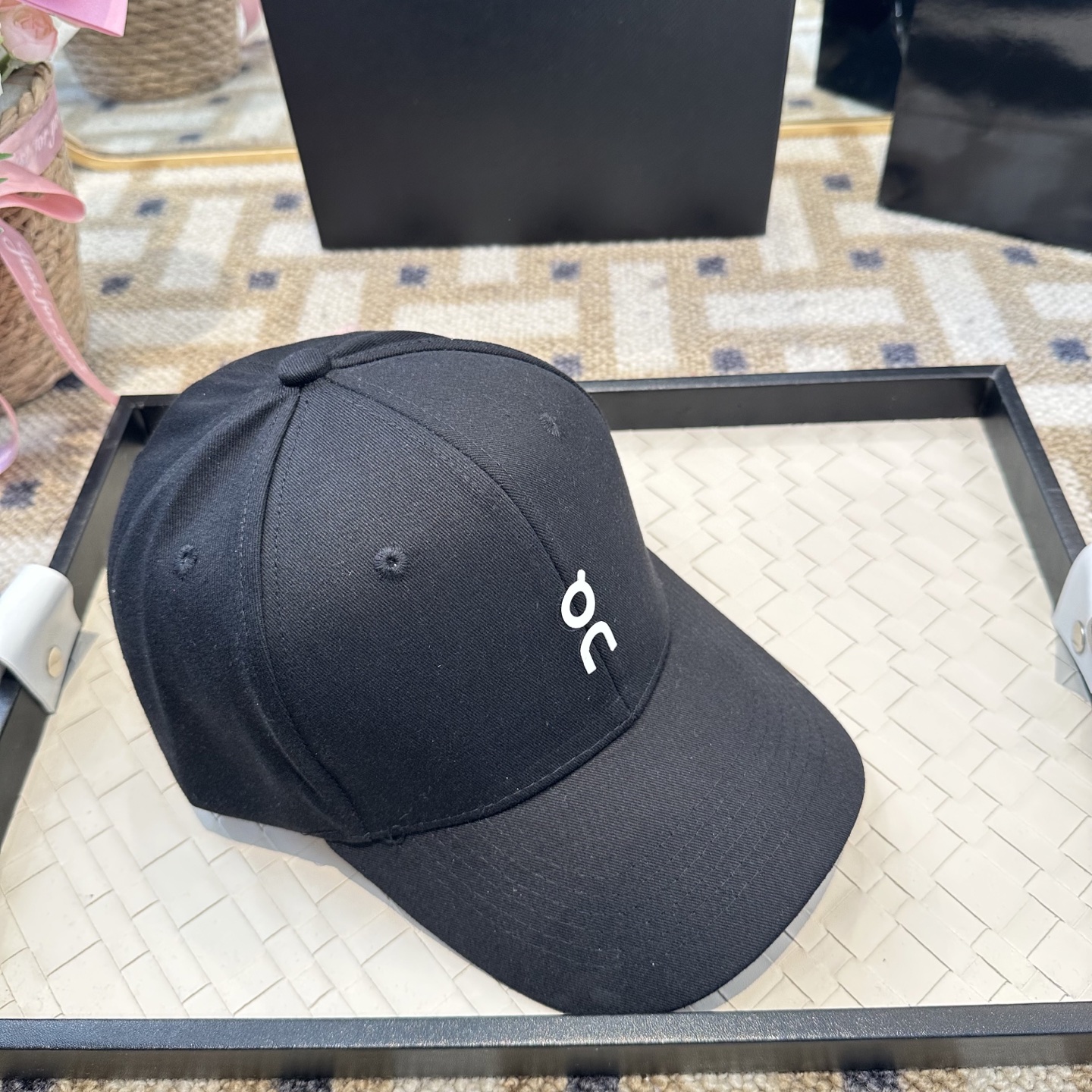 潮牌棒球帽 简单休闲风的棒球帽 减龄百搭 适配度很高！简单随性~出街拍照拗造型非常加分~男女同款 随意搭