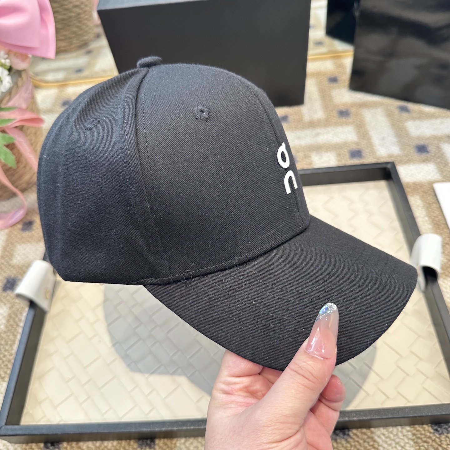 潮牌棒球帽 简单休闲风的棒球帽 减龄百搭 适配度很高！简单随性~出街拍照拗造型非常加分~男女同款 随意搭